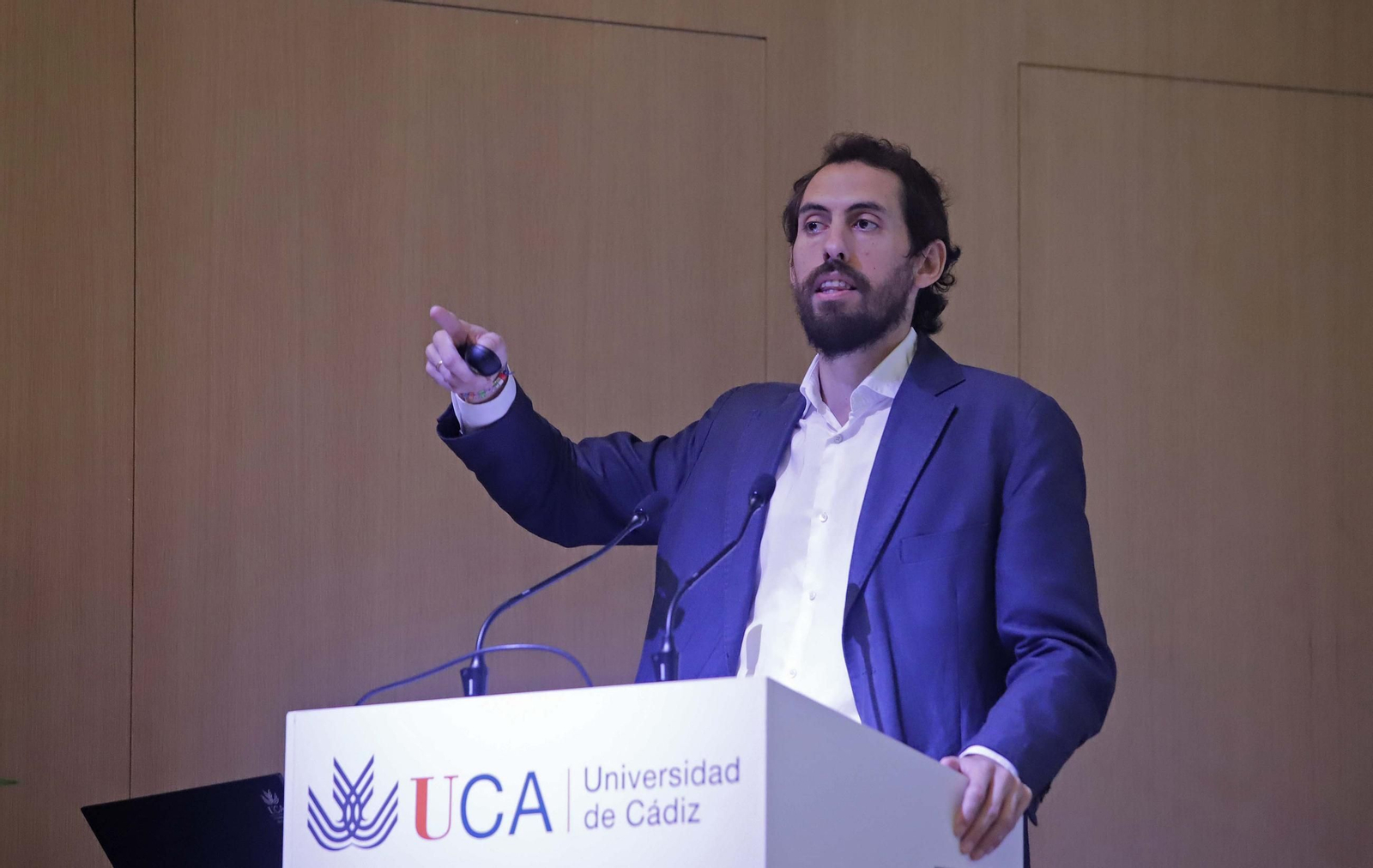 Fotos de la segunda jornada del congreso Rh2edin de energías limpias en la ETSI de Algeciras