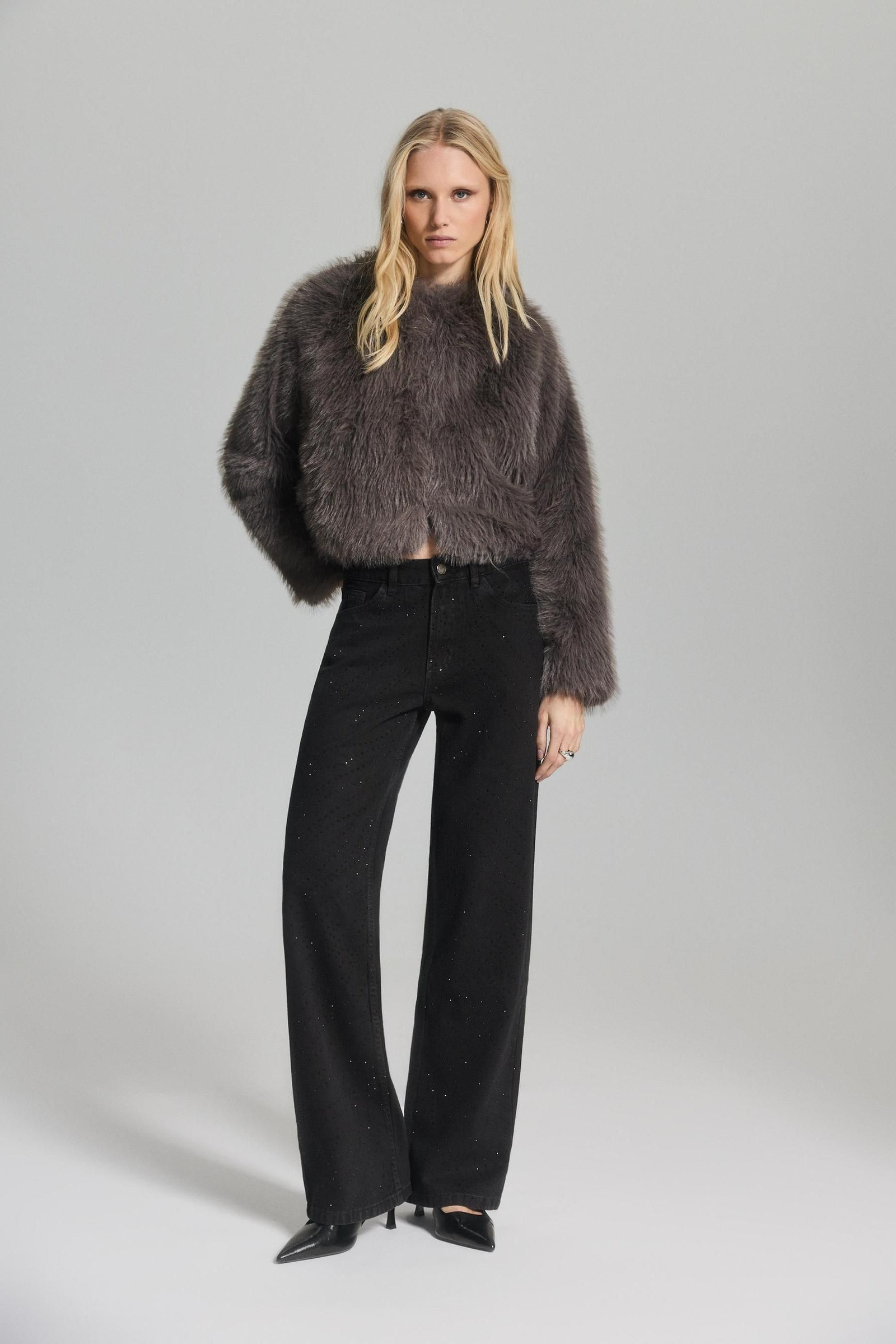 Vaqueros con strass de Lefties.