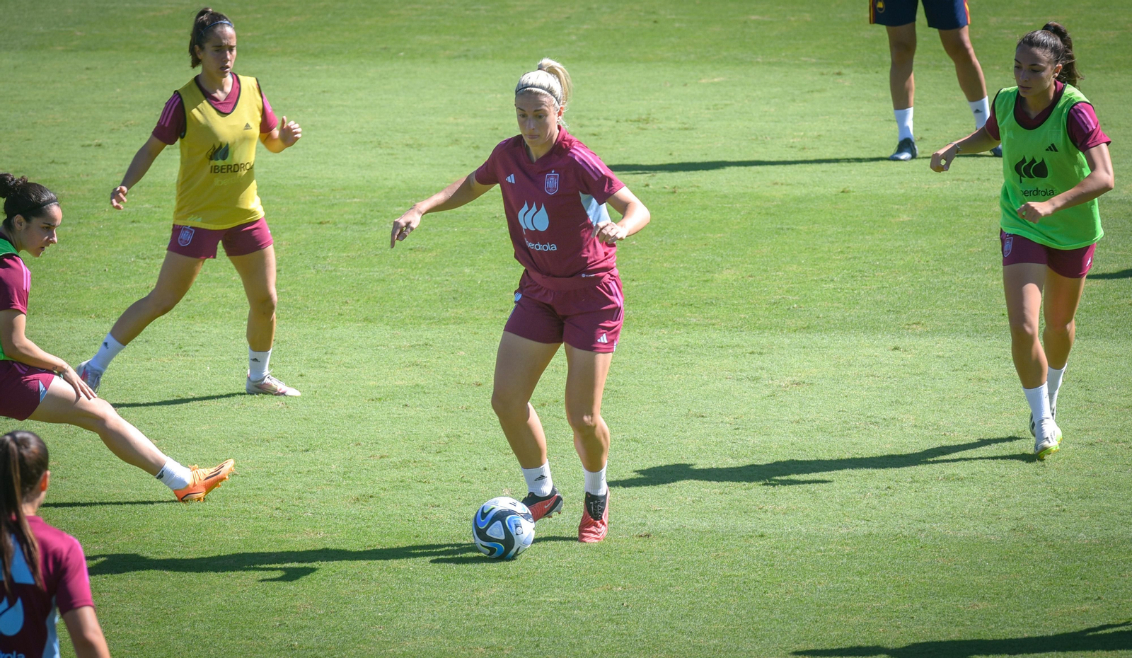 El entrenamiento de la Selección Española Femenina, en imágenes