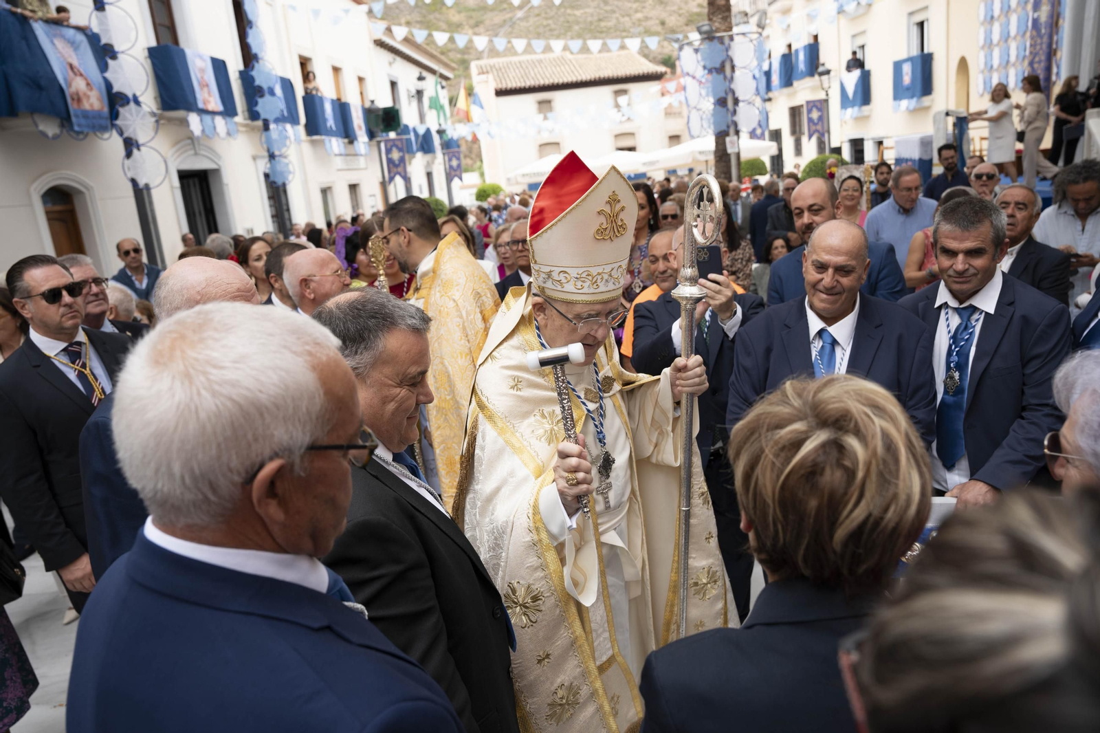 Las imágenes de la misa y procesión en Macael por las fiestas en honor a Nuestra Señora del Rosario