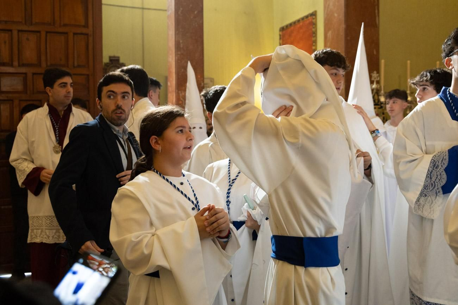 Los jiennenses se echan a la calle para presenciar la primera de las procesiones de la jornada: la Borriquilla (I)