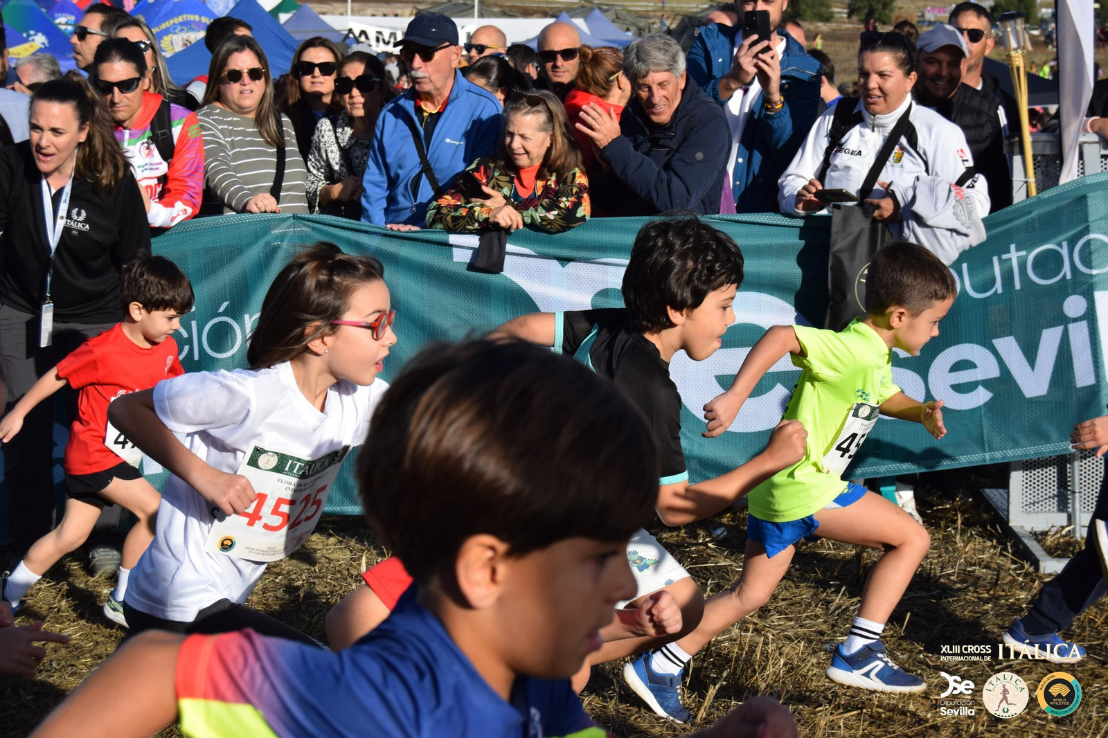 Búscate en las fotos del Cross de Itálica 2025 | 10