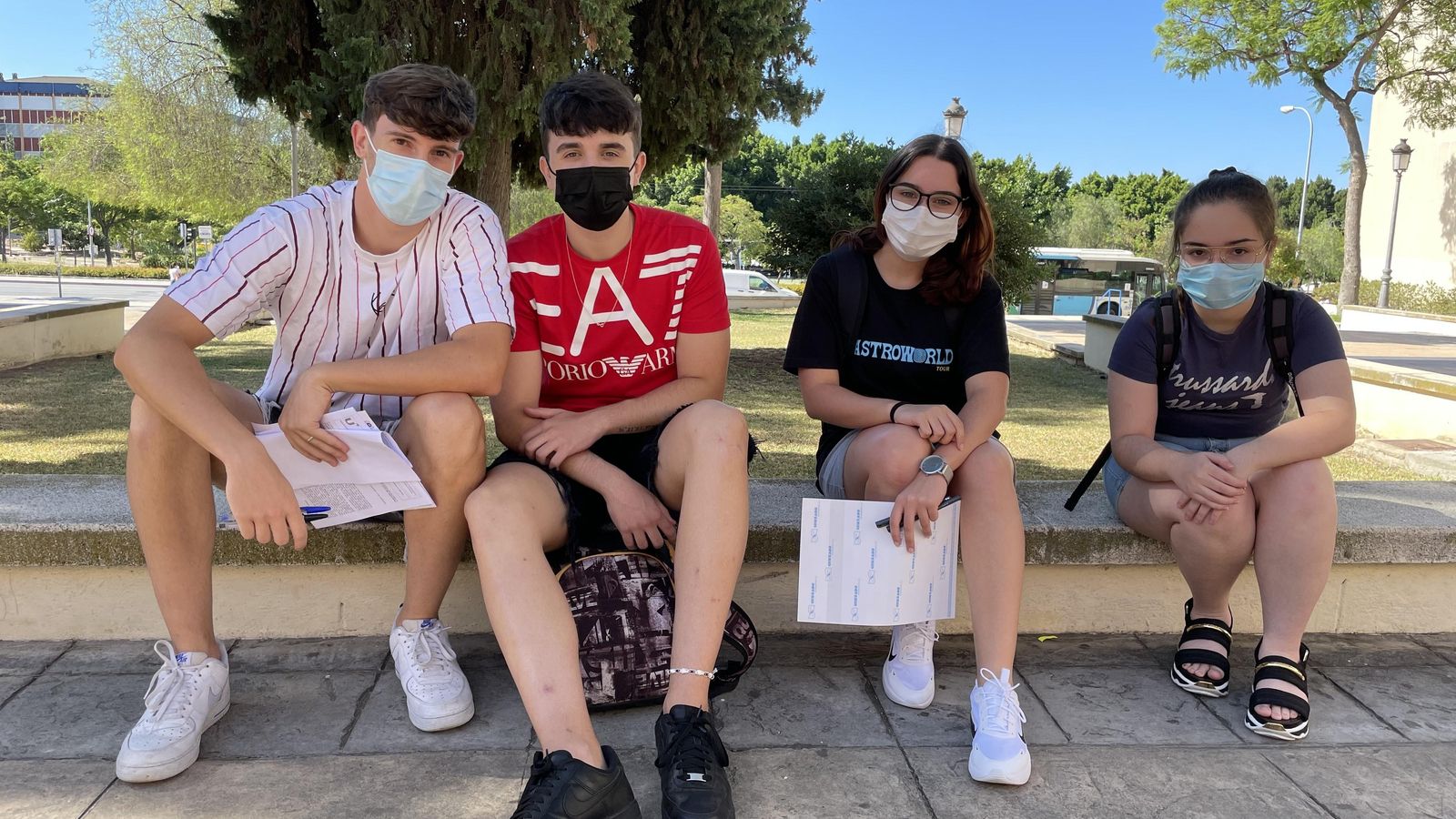 Jose Antonio, Manuel, Victoria y María es la primera vez que se presentan.