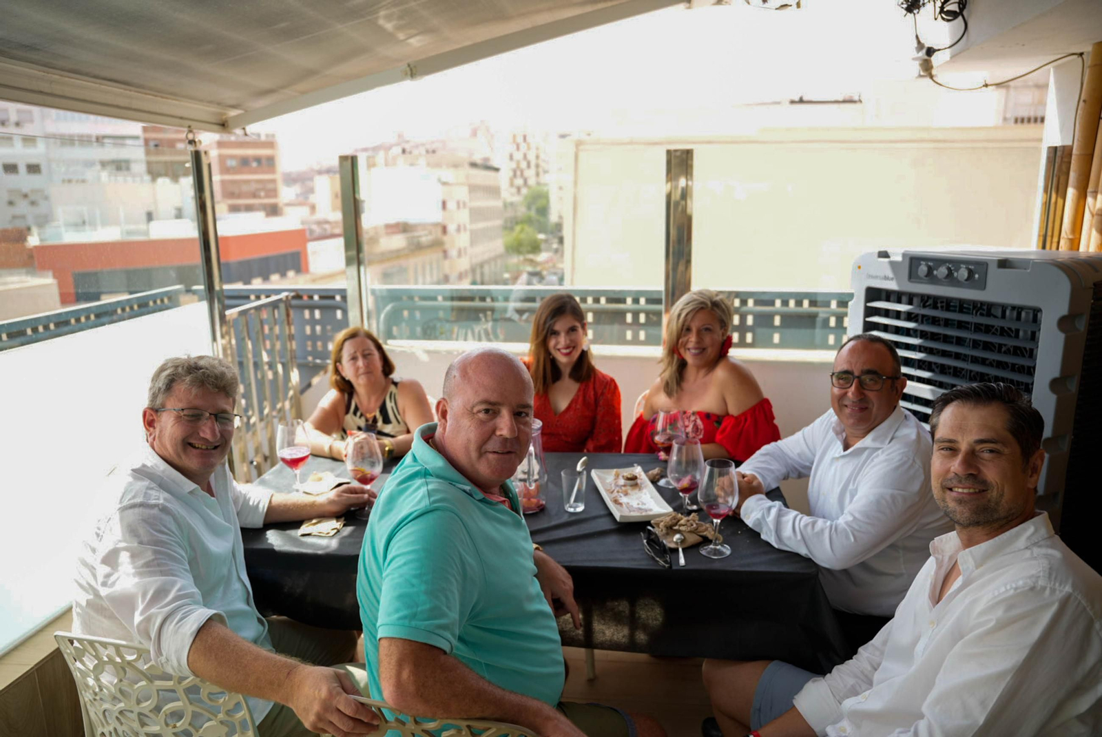 Los almerienses disfrutan del miércoles en la feria de día