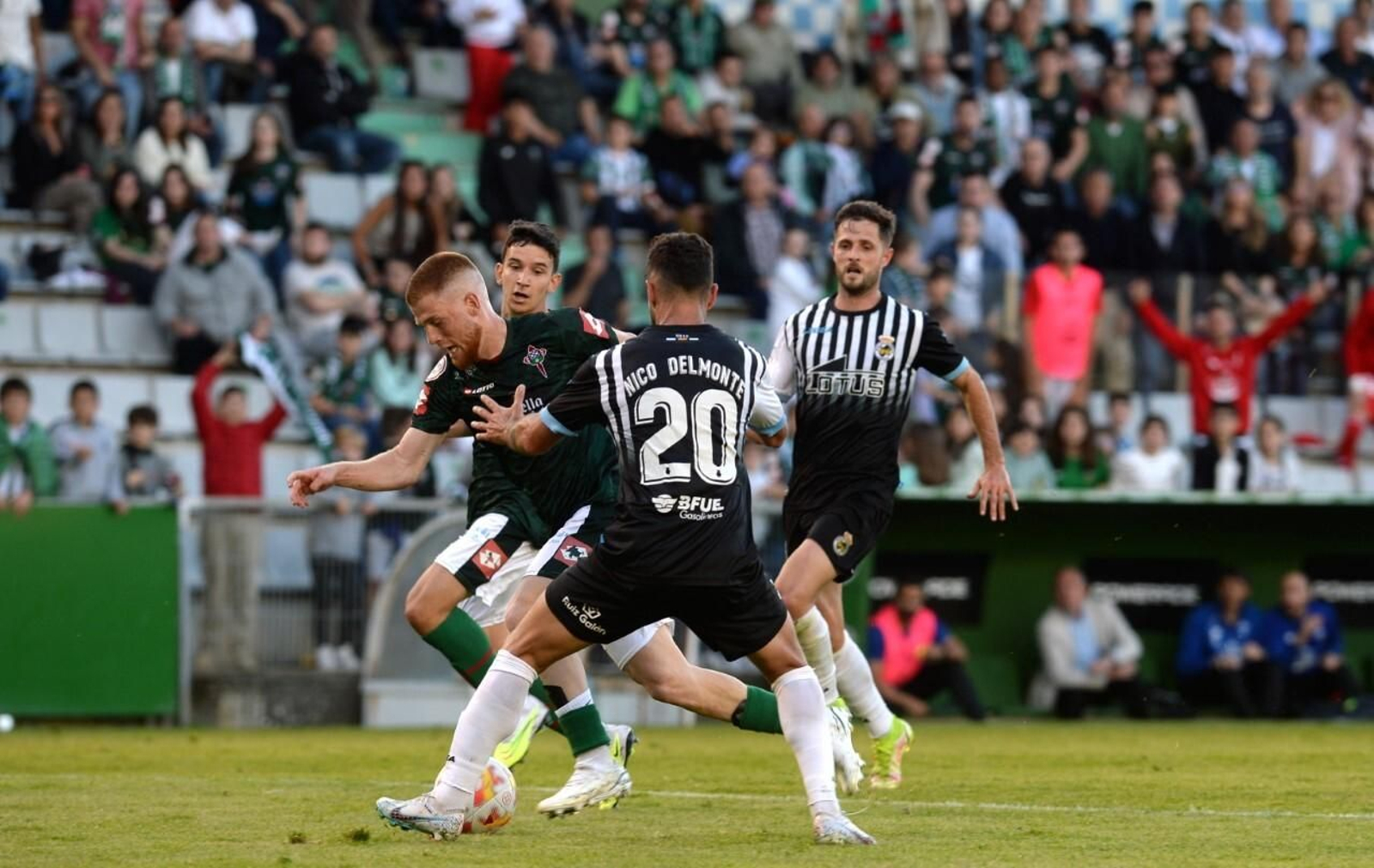 Las fotos del Rácing de Ferrol - Real Balompédica (1-0)