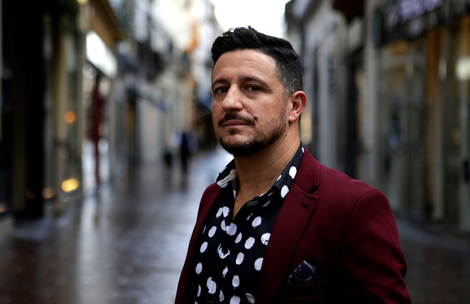 El cantaor David Palomar en la promoción de su single en Sevilla.