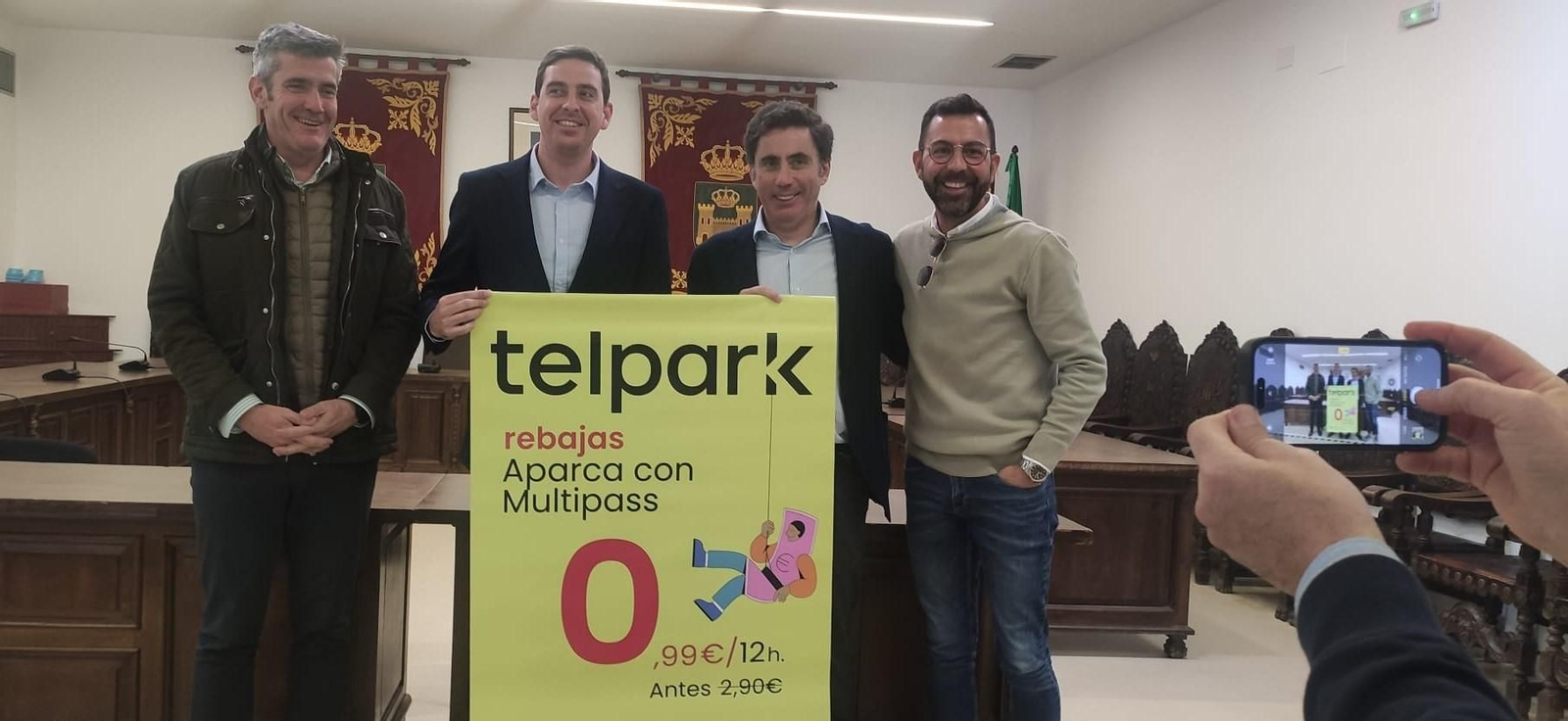 Los representantes de la nueva concesionaria, este jueves.