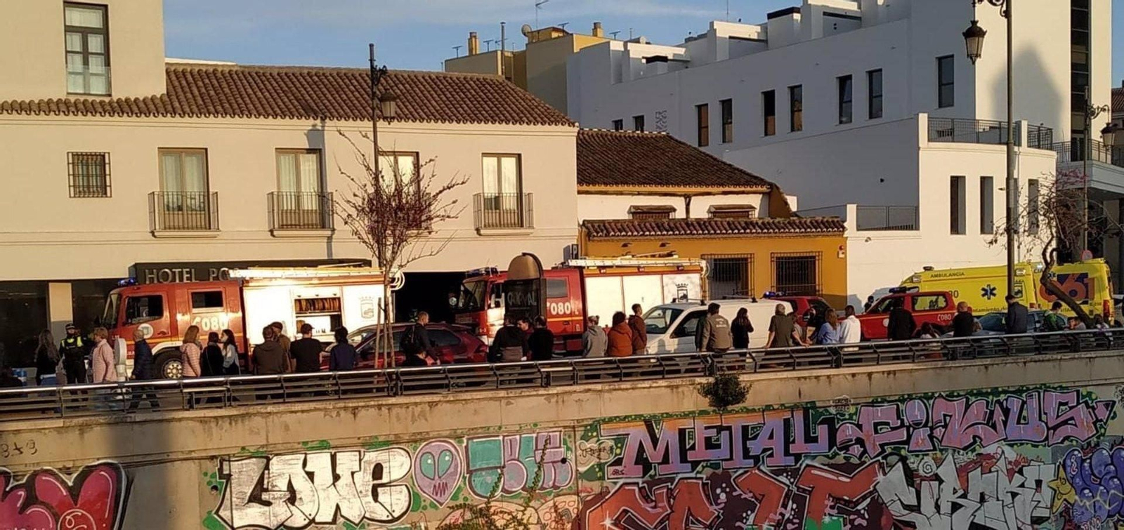 Sofocan un incendio en el sótano de un hotel de Málaga, en una habitación donde almacenaban colchones