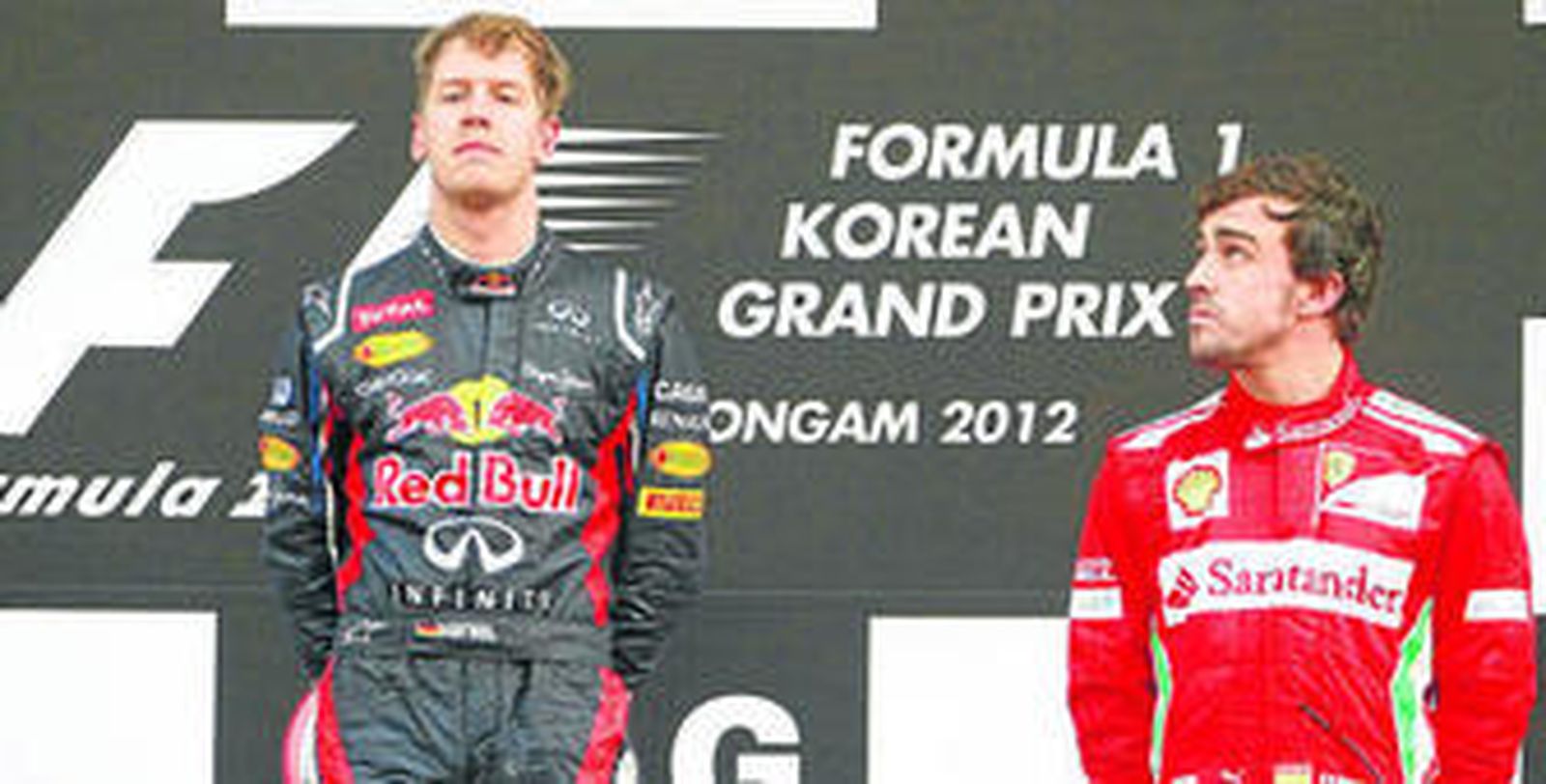 Alonso observa a Vettel en el podio del pasado Gran Premio de Corea.