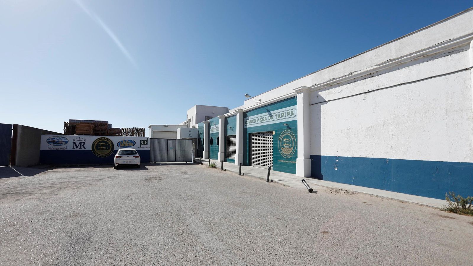 La conservera de Tarifa, junto al paseo marítimo de Tarifa.