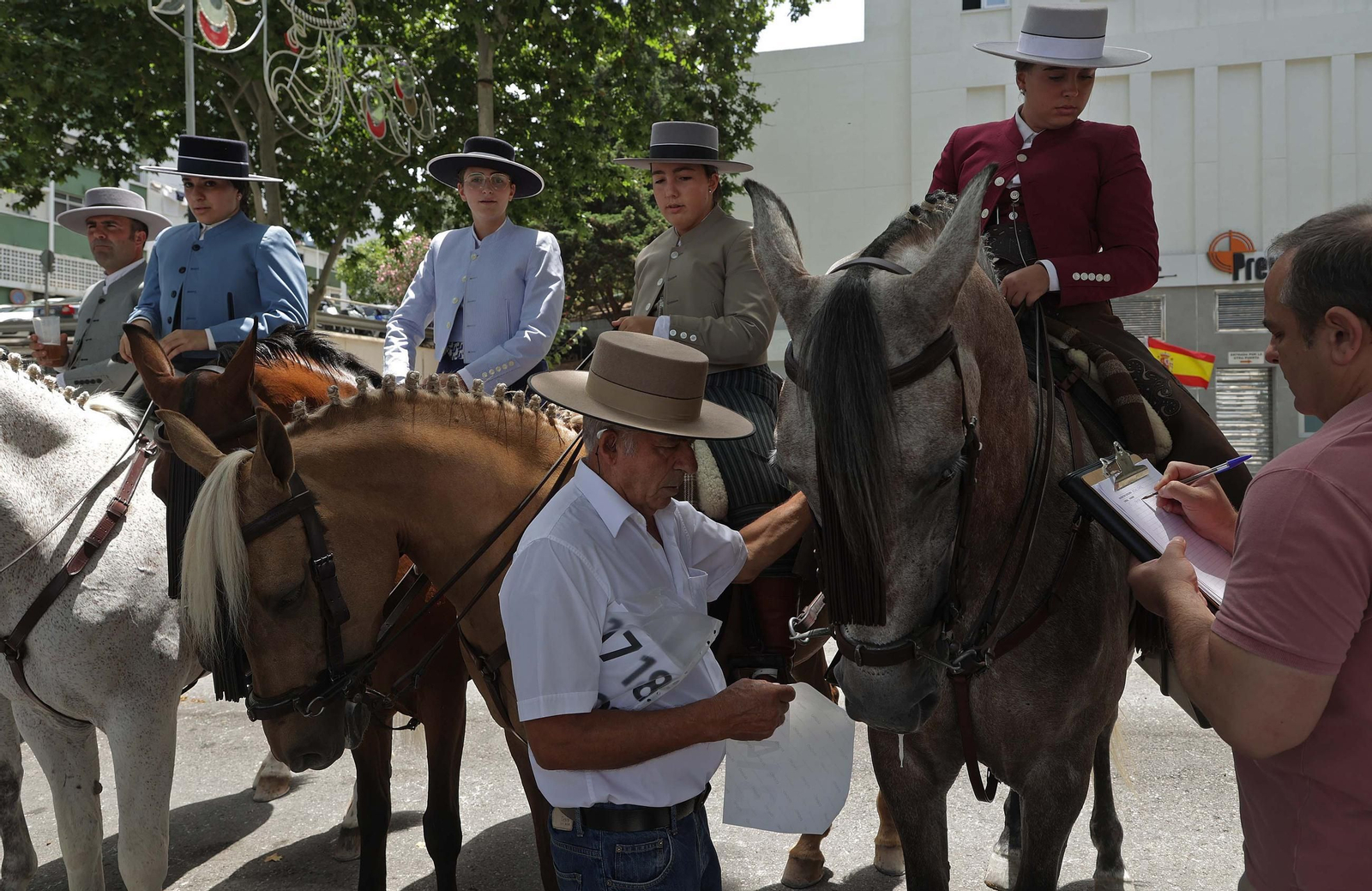 Fotos del tradicional concurso 'Paseo a Caballo' en la Feria Real de Algeciras 2025 Fotos del tradicional concurso 'Paseo a Caballo' en la Feria Real de Algeciras 2025