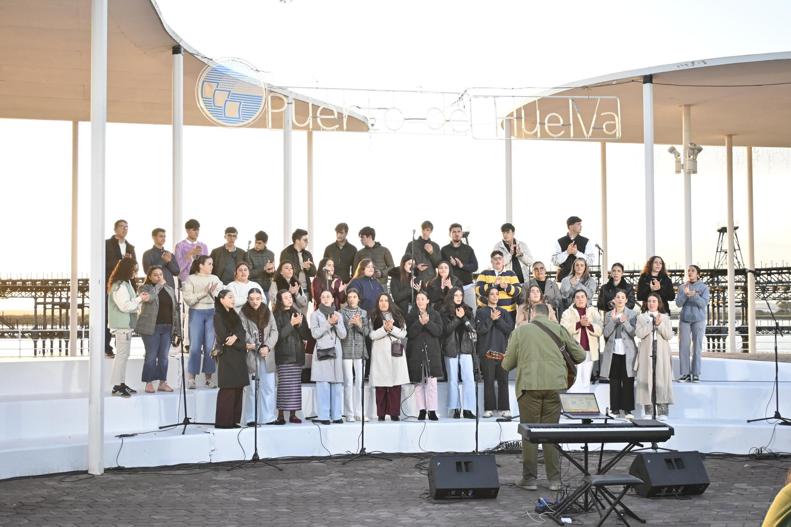Inauguración de la iluminación navideña en el Paseo de la Ría del Puerto de Huelva 2025