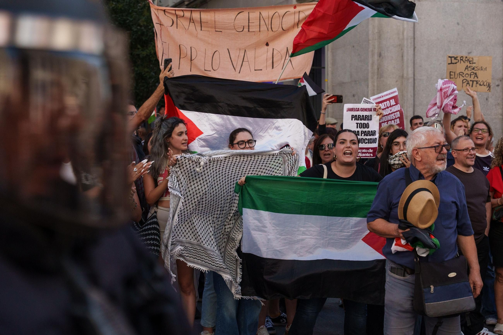 Las fotos de la protesta propalestina que ha suspendido la última etapa de la Vuelta a España