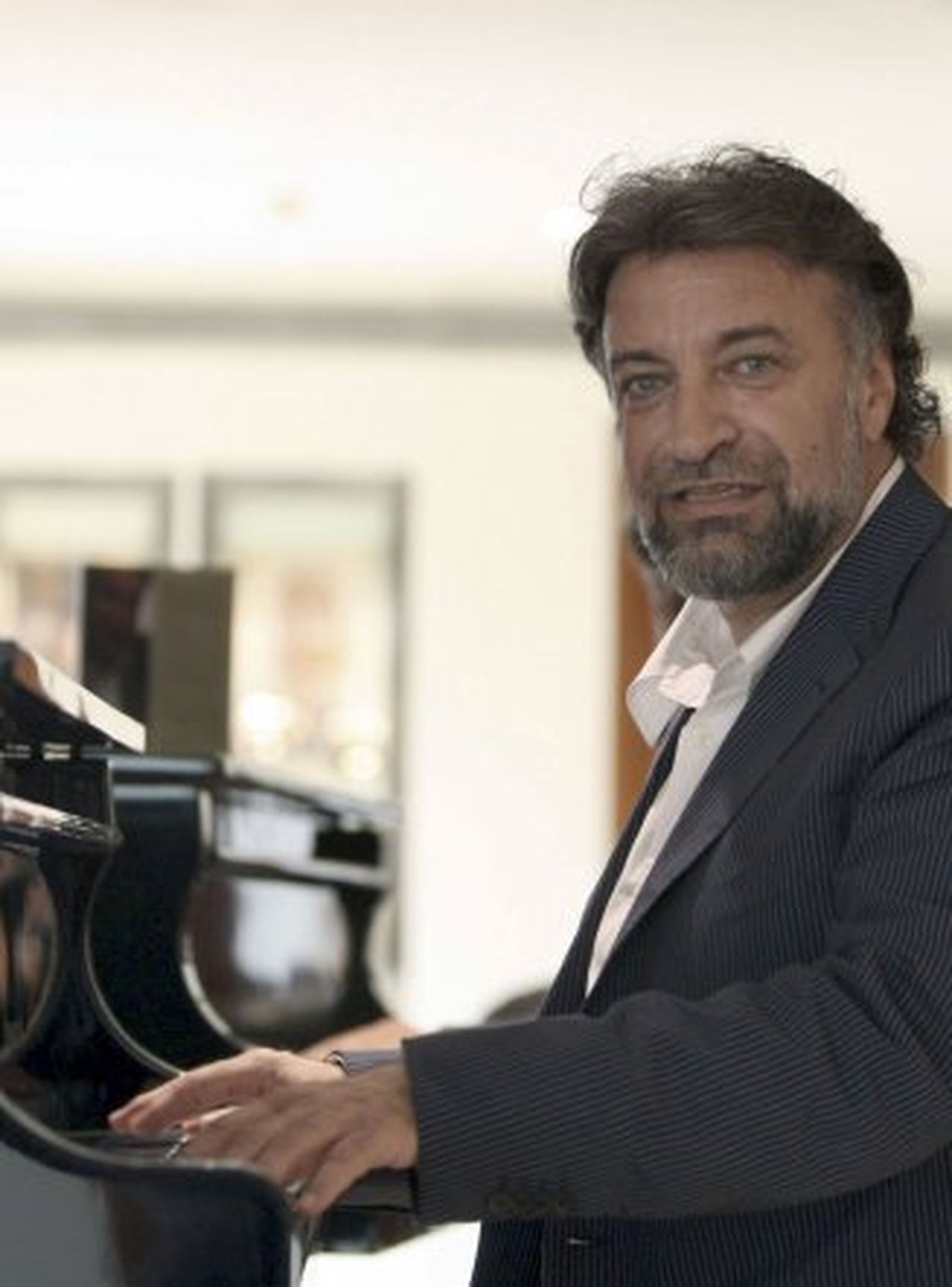 Fallece en Paraguay el periodista Julián Lago