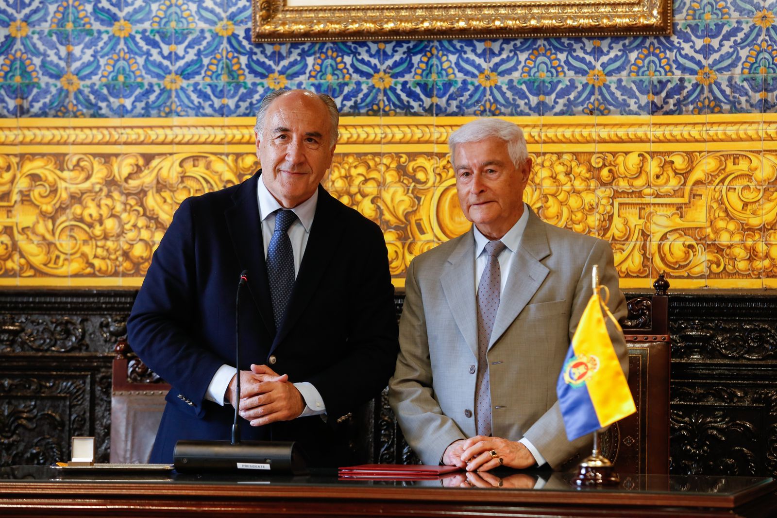 Fotos de la entrega de la insignia de Algeciras a Francisco Carrascal de Reyes Magos 98
