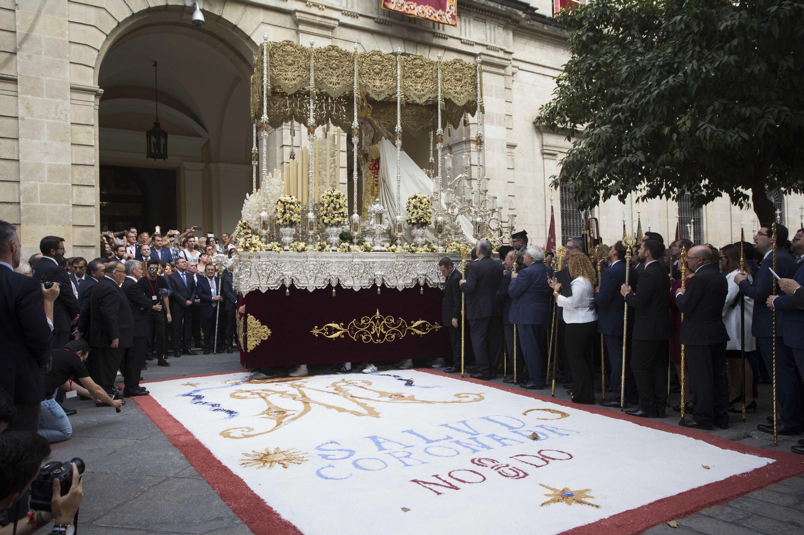 La coronación y el regreso de la Virgen de la Salud, en imágenes