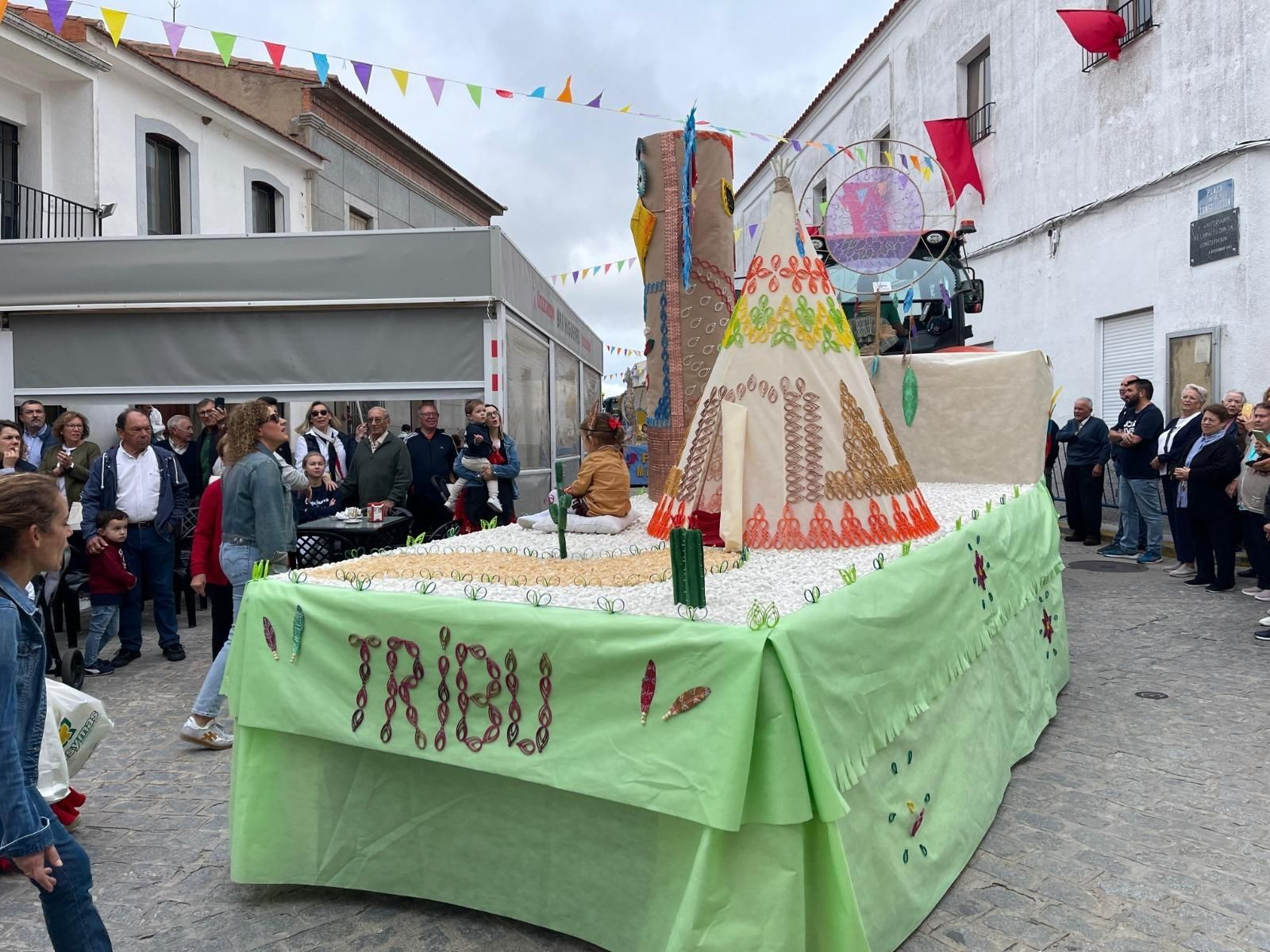 Las originales carrozas de la romería de la Divina Pastora de Villaralto, en imágenes