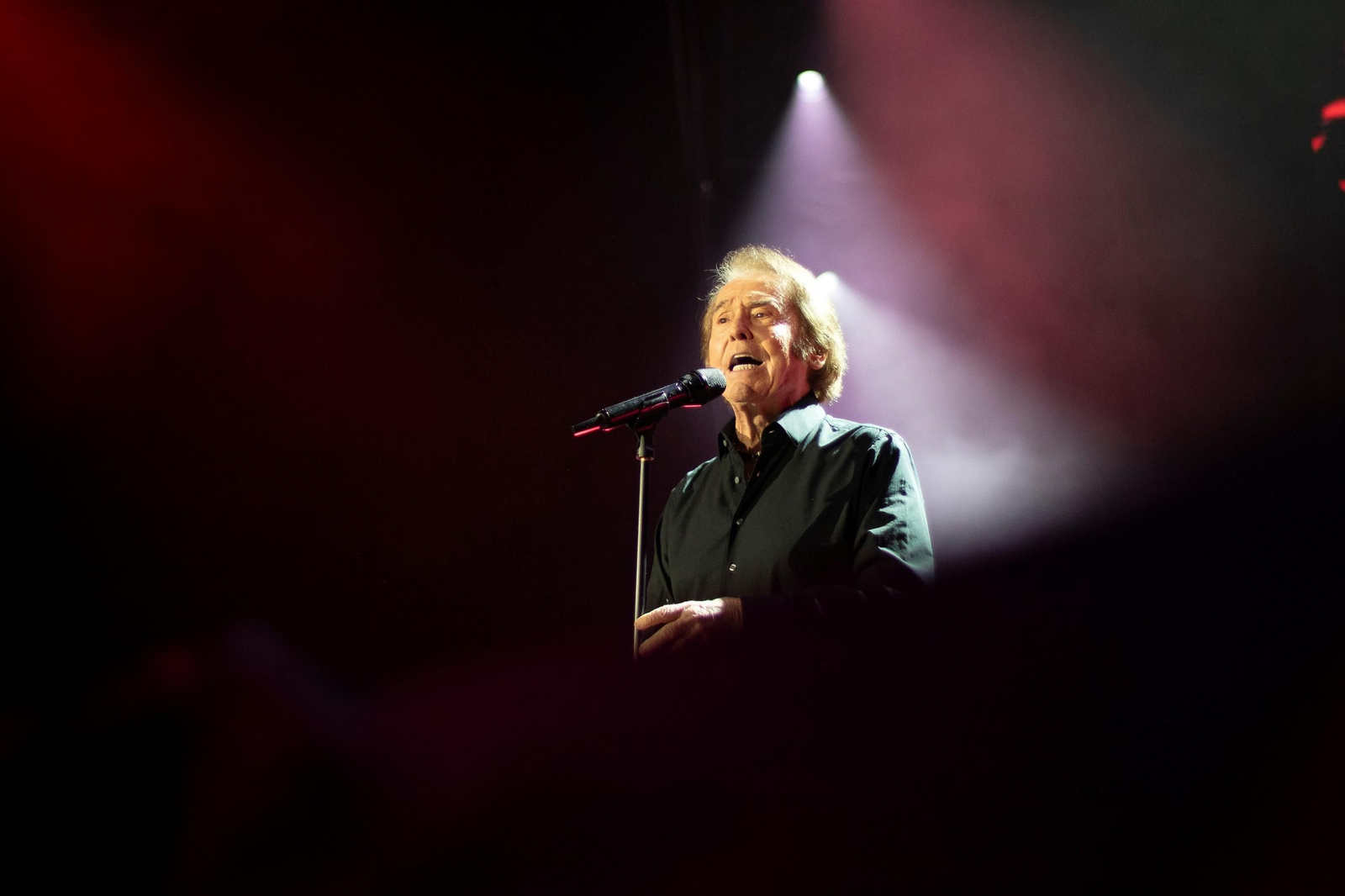 Raphael ofreció un concierto este sábado en el Palacio de Congresos de Granada.