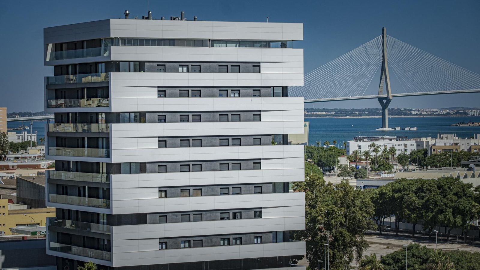 En la provincia, Cádiz, Jerez y Algeciras viven realidades muy diferentes respecto a vivienda.