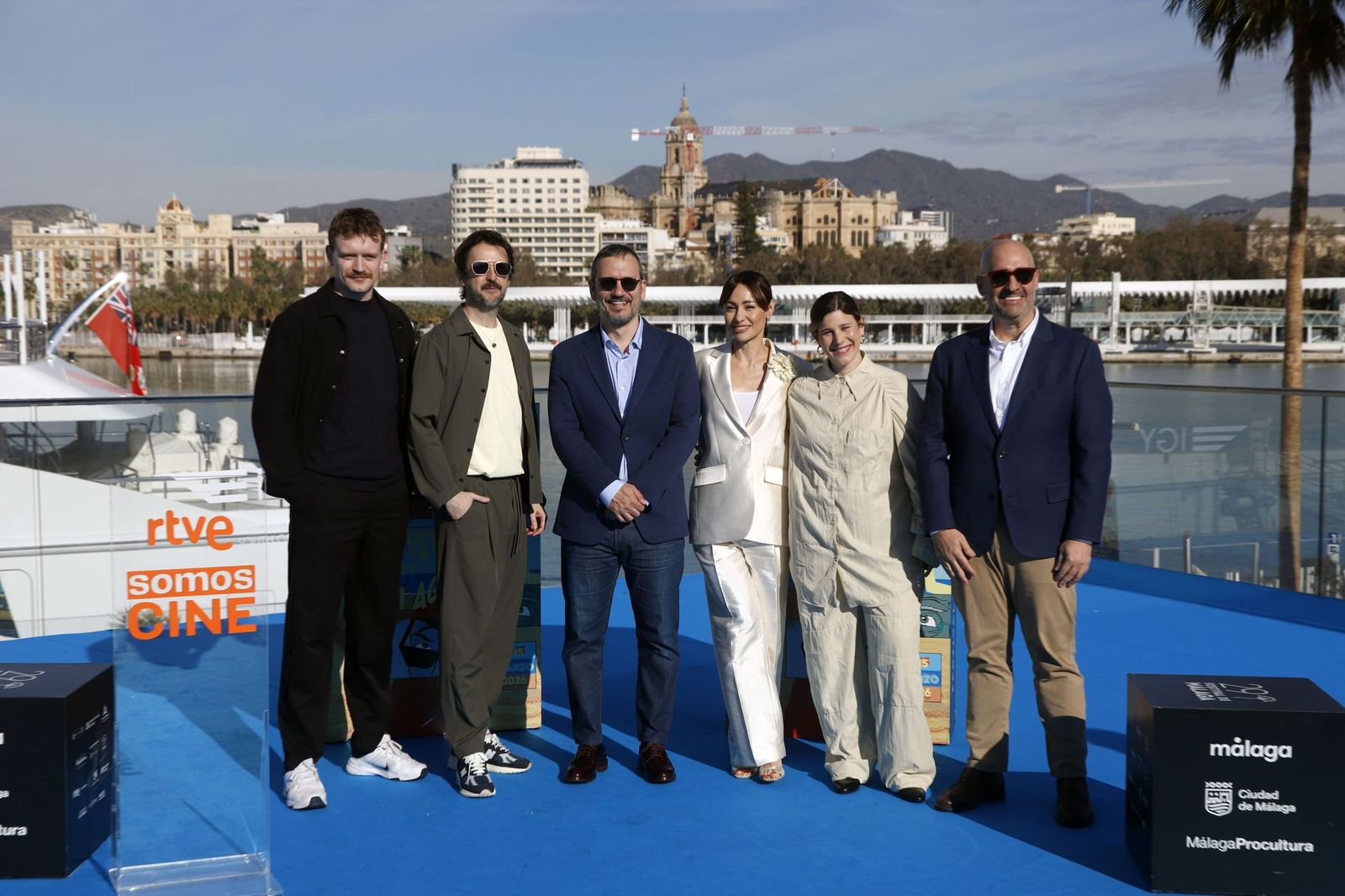 El equipo de la película, este lunes, en Málaga.