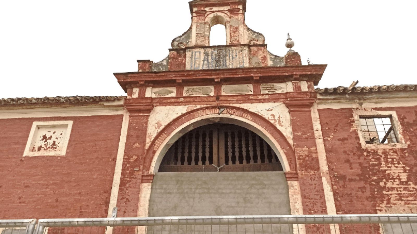 La portada de la Hacienda Ibarburu.