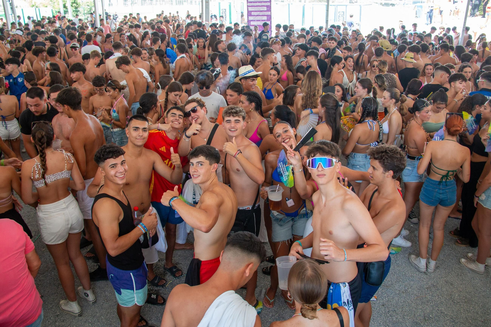 Así se han inaugurado las celebraciones más esperadas del verano en la Costa Tropical de Granada: las mejores fotos