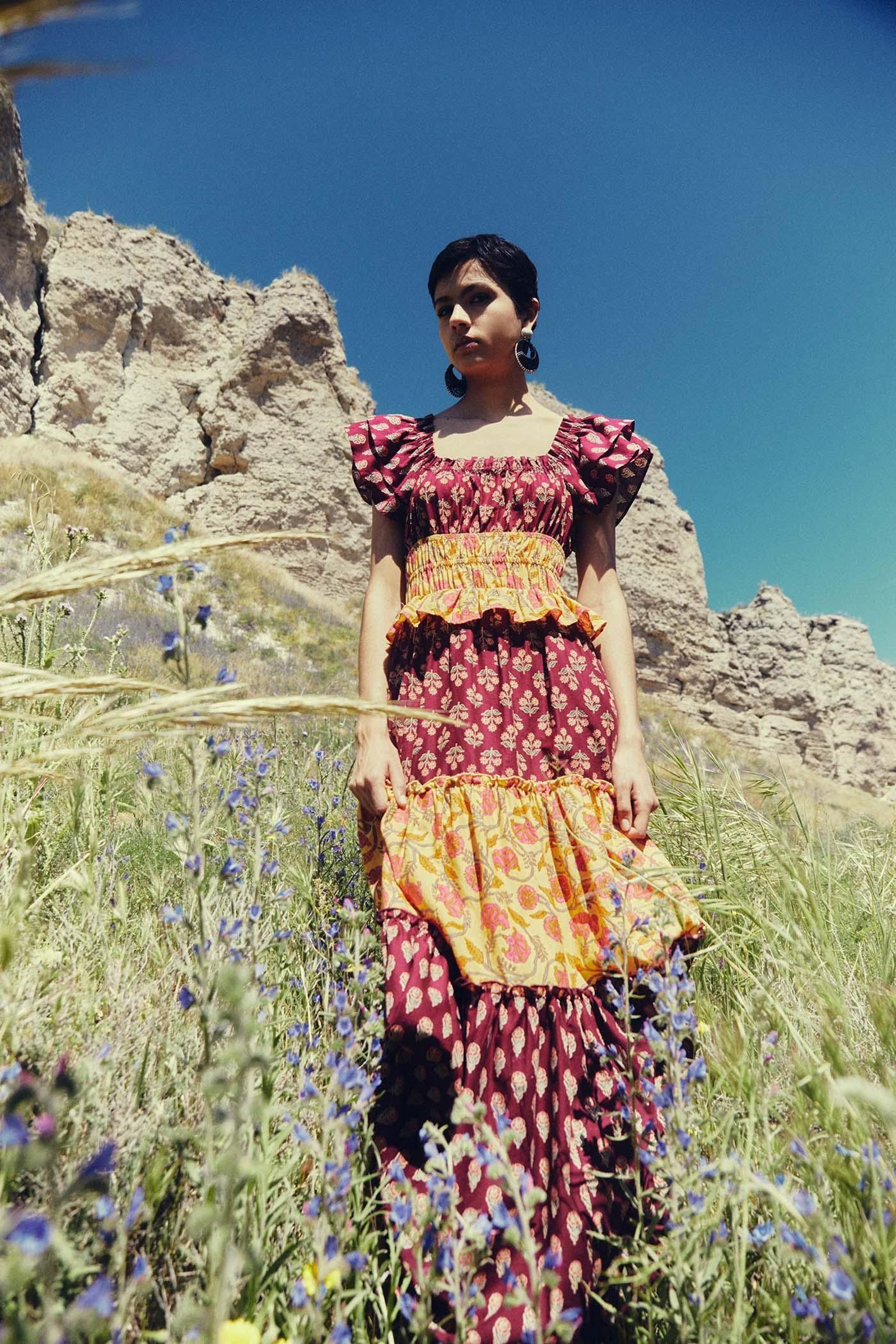 Vestido con paneles de Sfera.