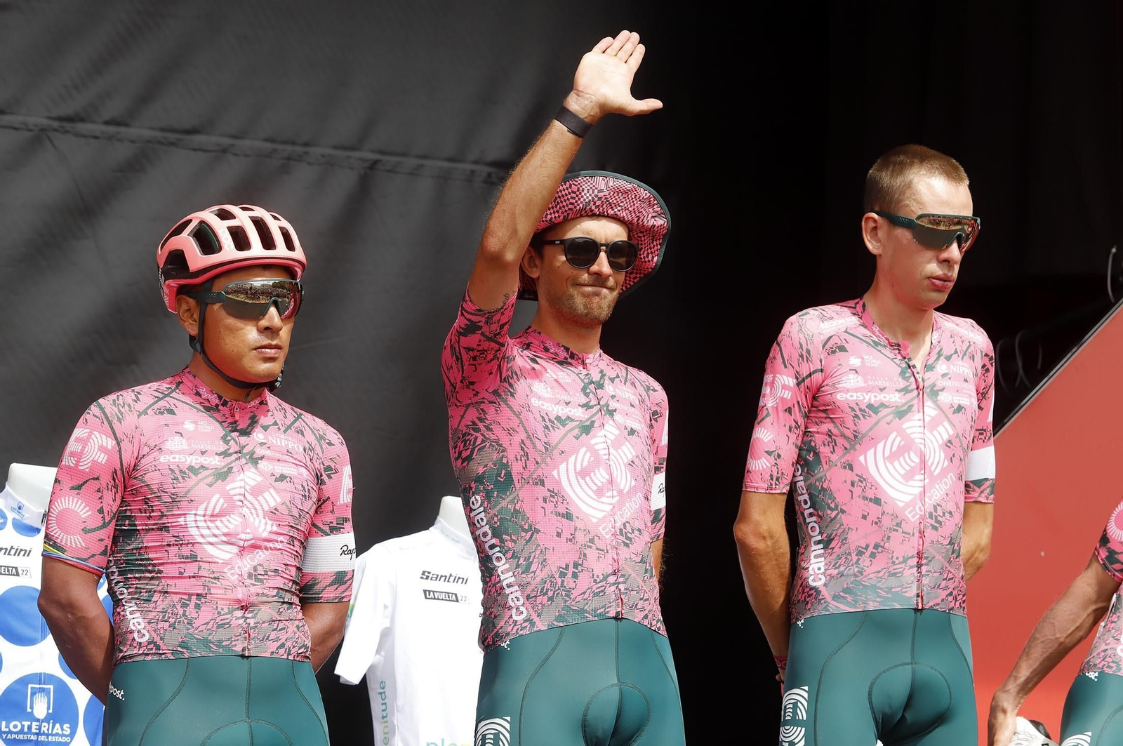 Imágenes de la Vuelta Ciclista a España en su salida desde Aracena en la 17ª etapa