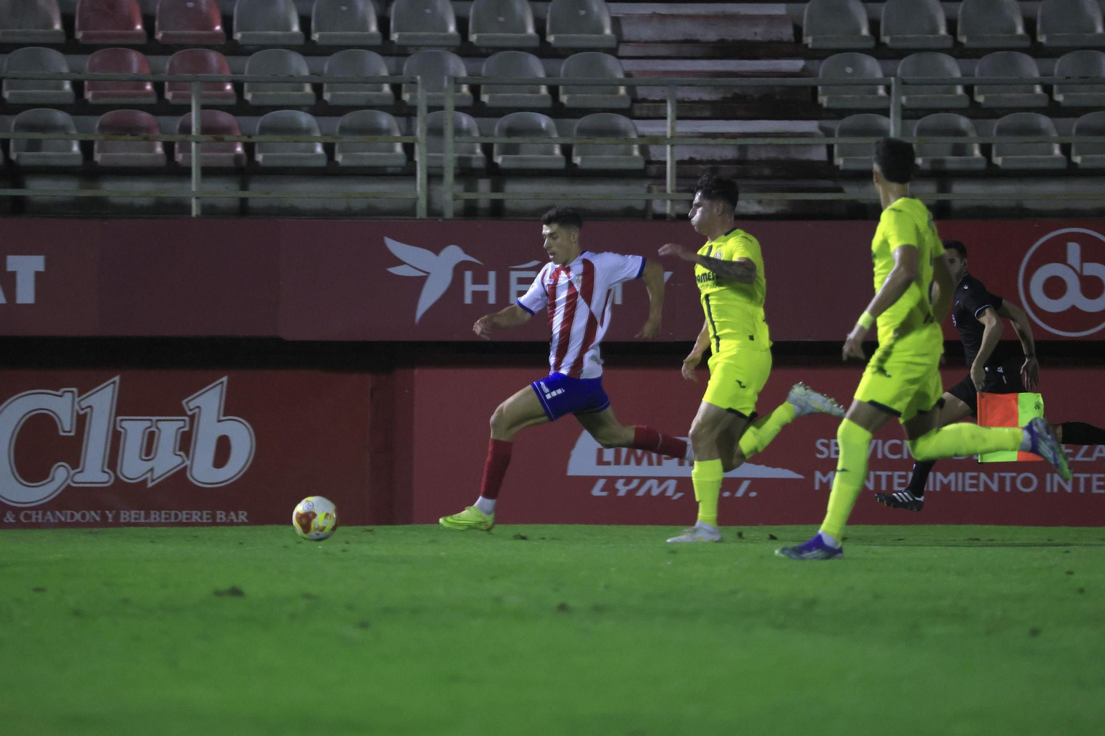 Las mejores fotos del Algeciras - Villarreal B de Primera Federación