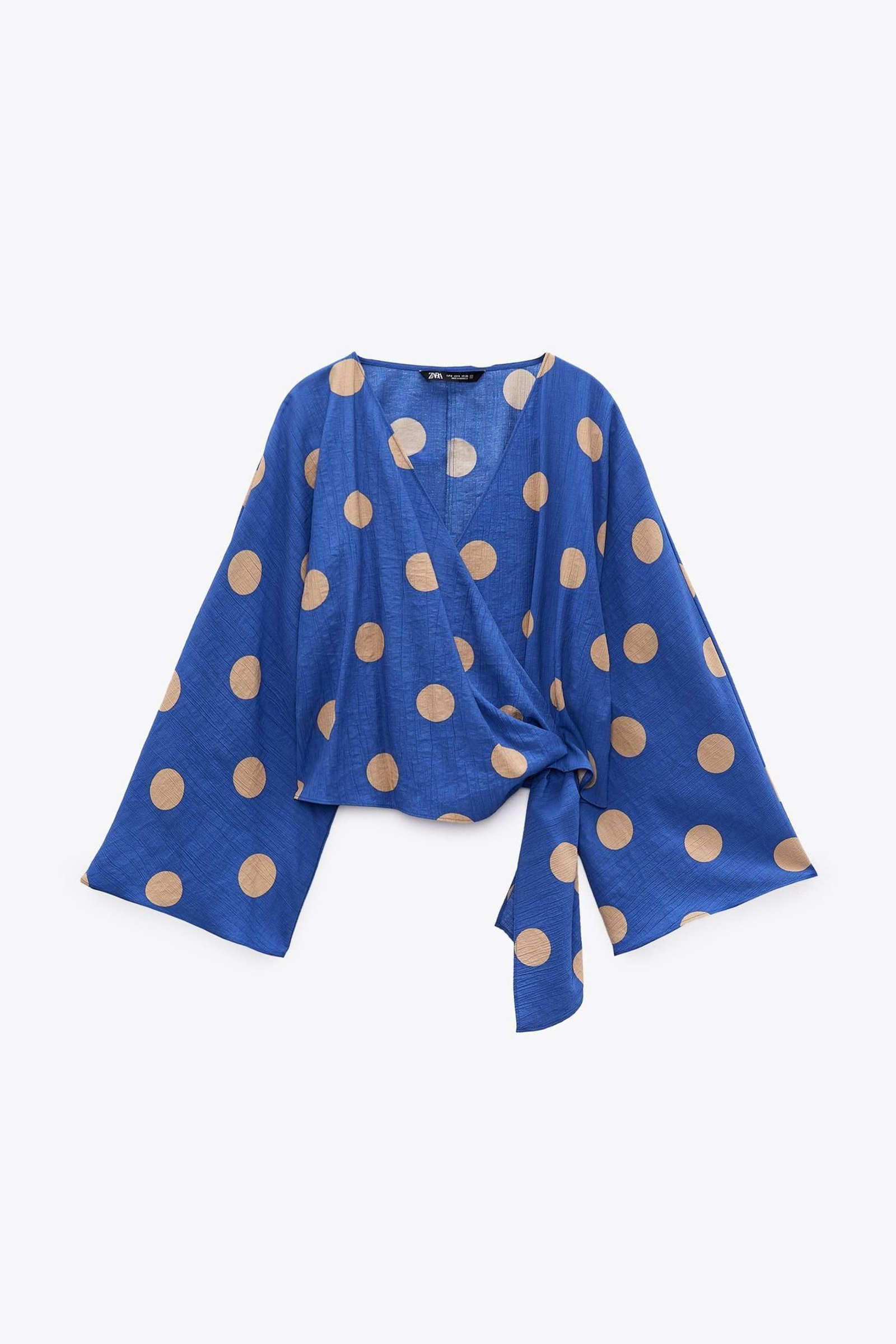 Cuerpo de lunares azul de Zara.