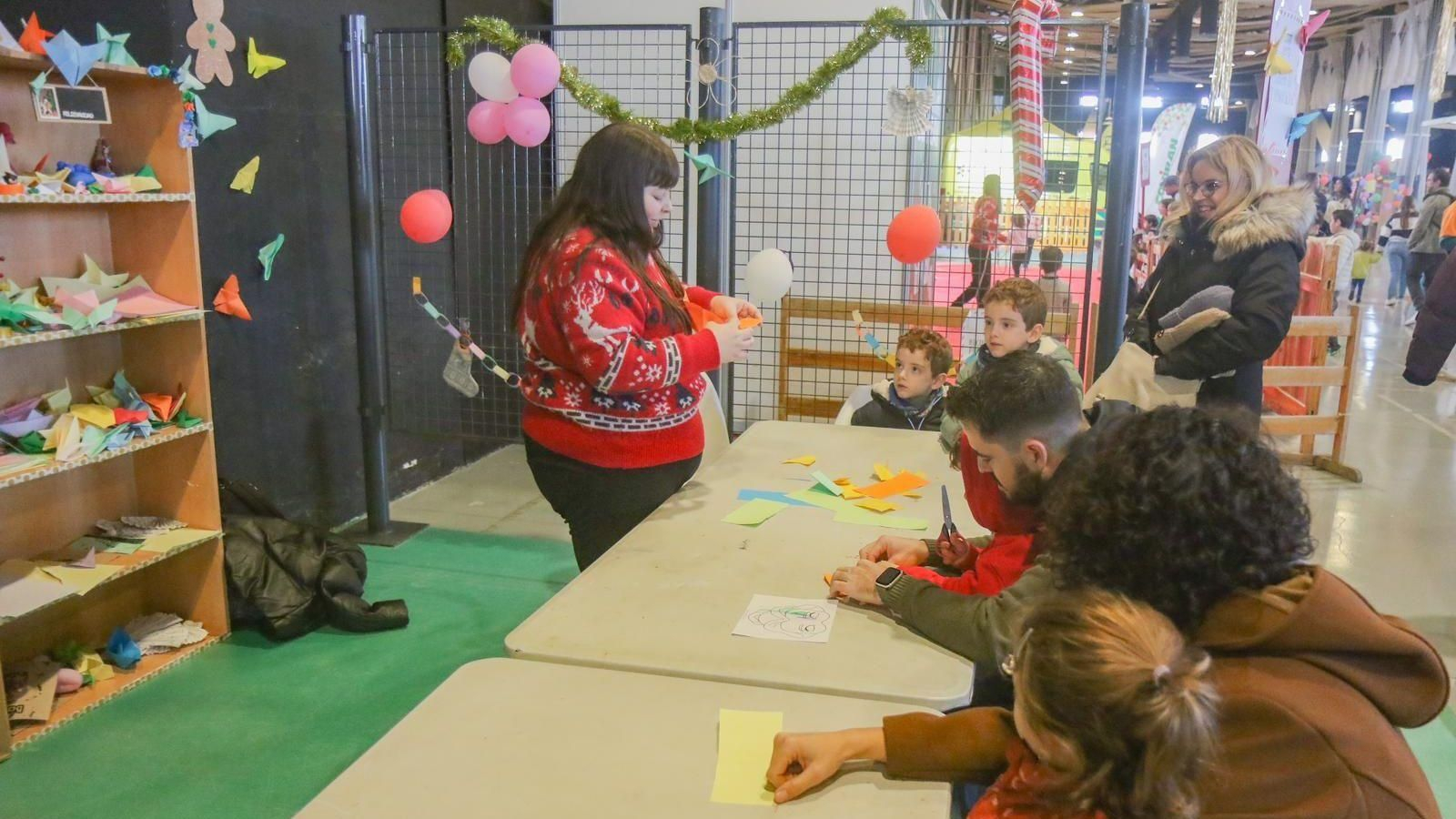 Niños disfrutan de una de las actividades en Juveándalus