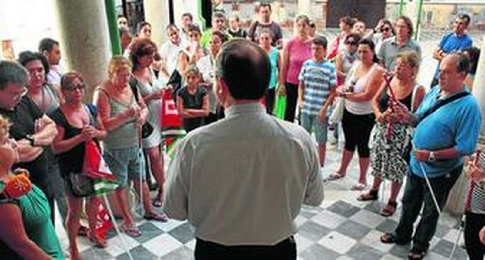 La plantilla del antiguo hospital de San Juan de Dios protagonizó días atrás un encierro en la sede del Obispado.