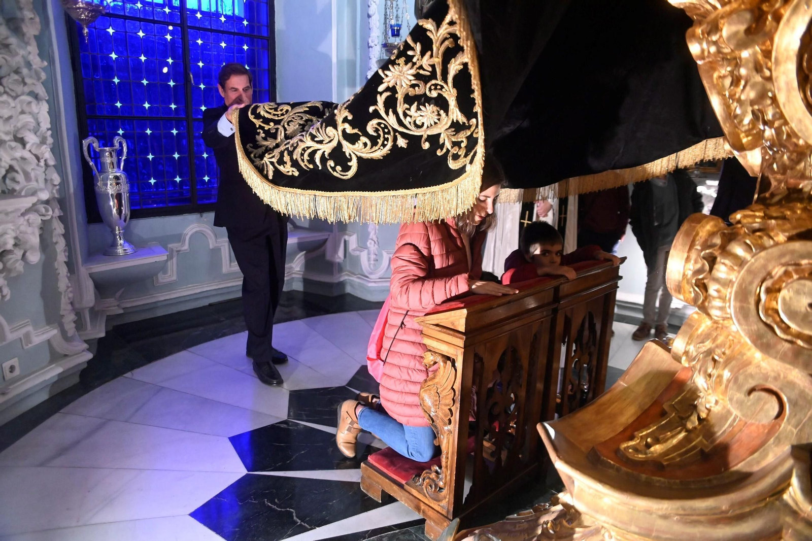 Las mejores fotos de la presentación de los niños a la Virgen de los Dolores de Córdoba