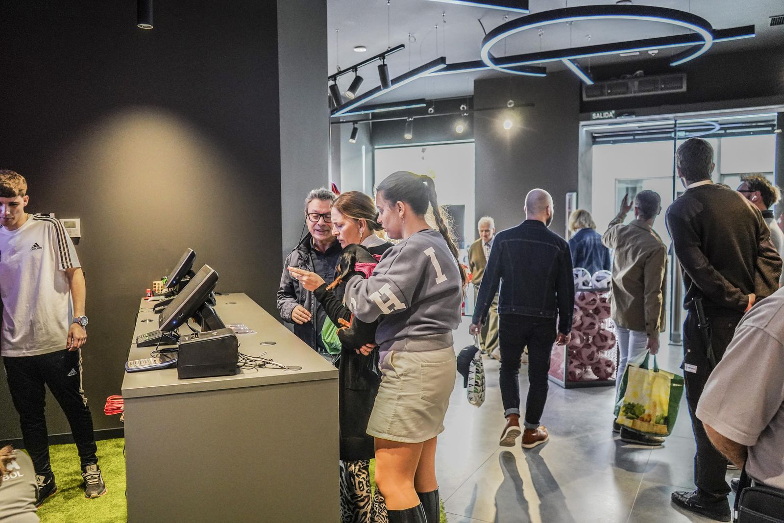 Conoce la nueva tienda del Granada en el centro