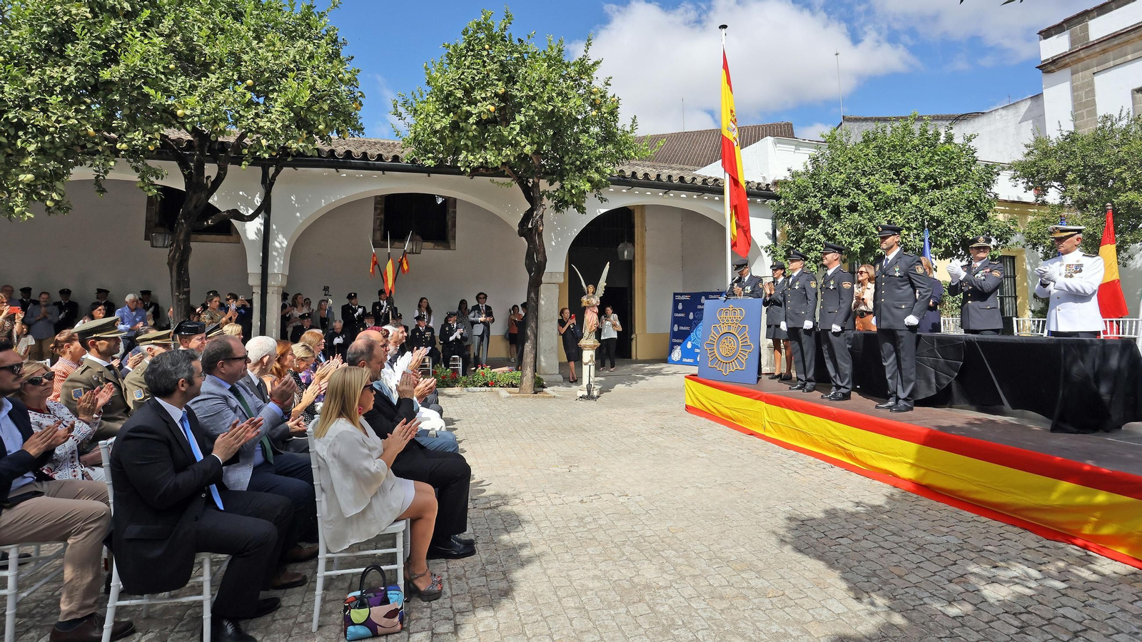 Imágenes del Día de la Policía Nacional en las Bodegas Fundador de Jerez