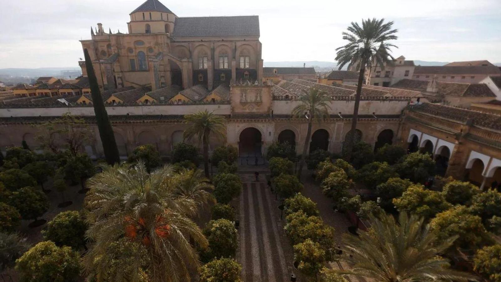 Patio de los Naranjos de la Mezquita Catedral de Córdoba