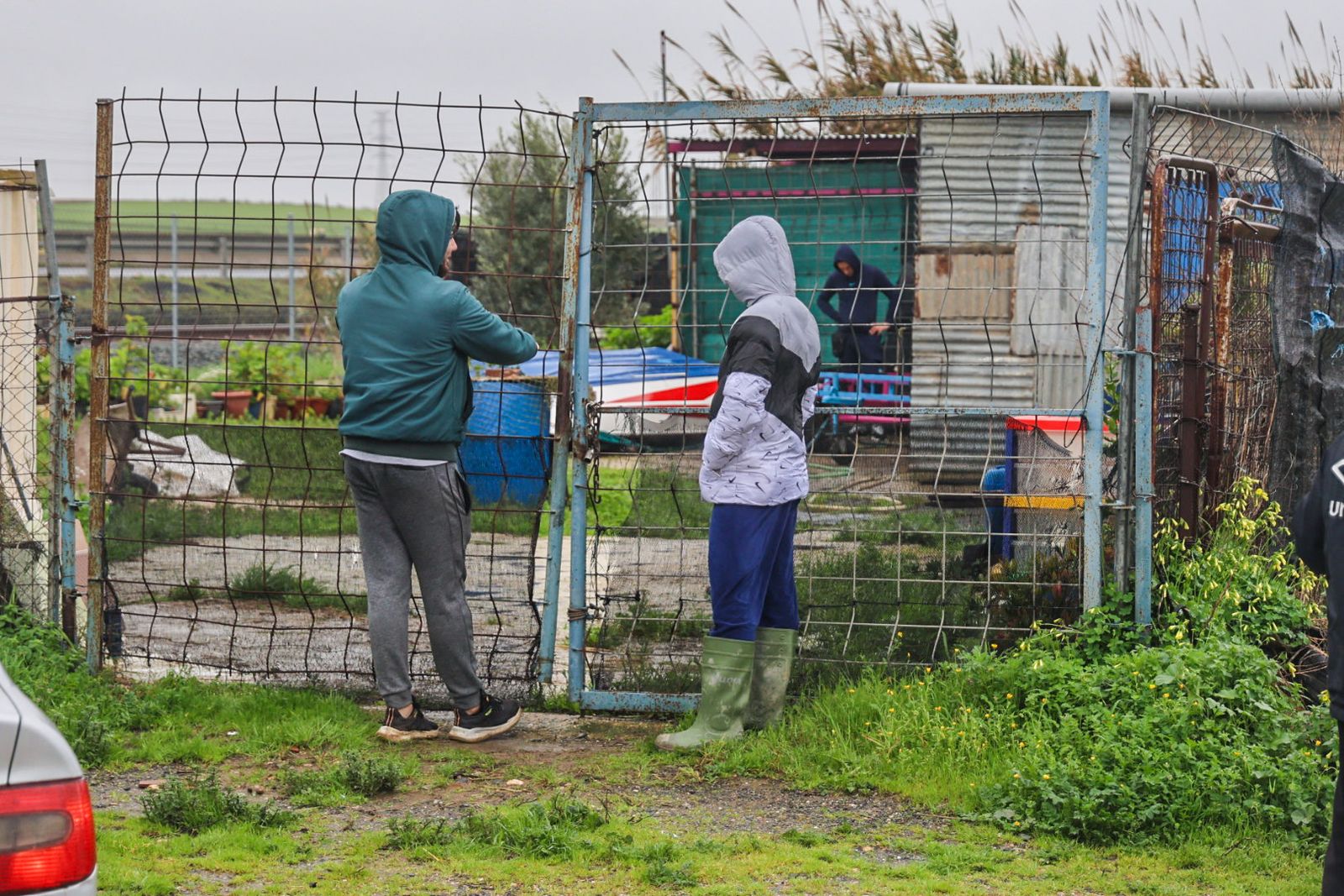 Fotografías del desalojo de familias y animales en Peguerillas por la borrasca Leonardo