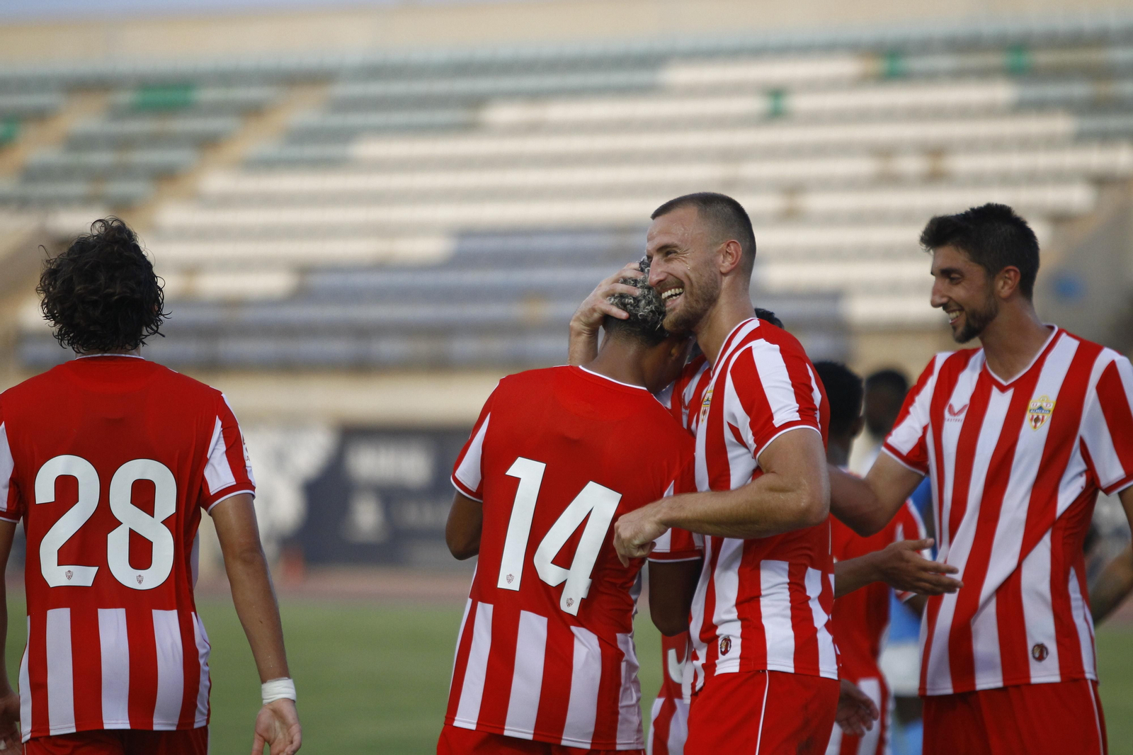 Imágenes del amistoso El Ejido-U.D. Almería