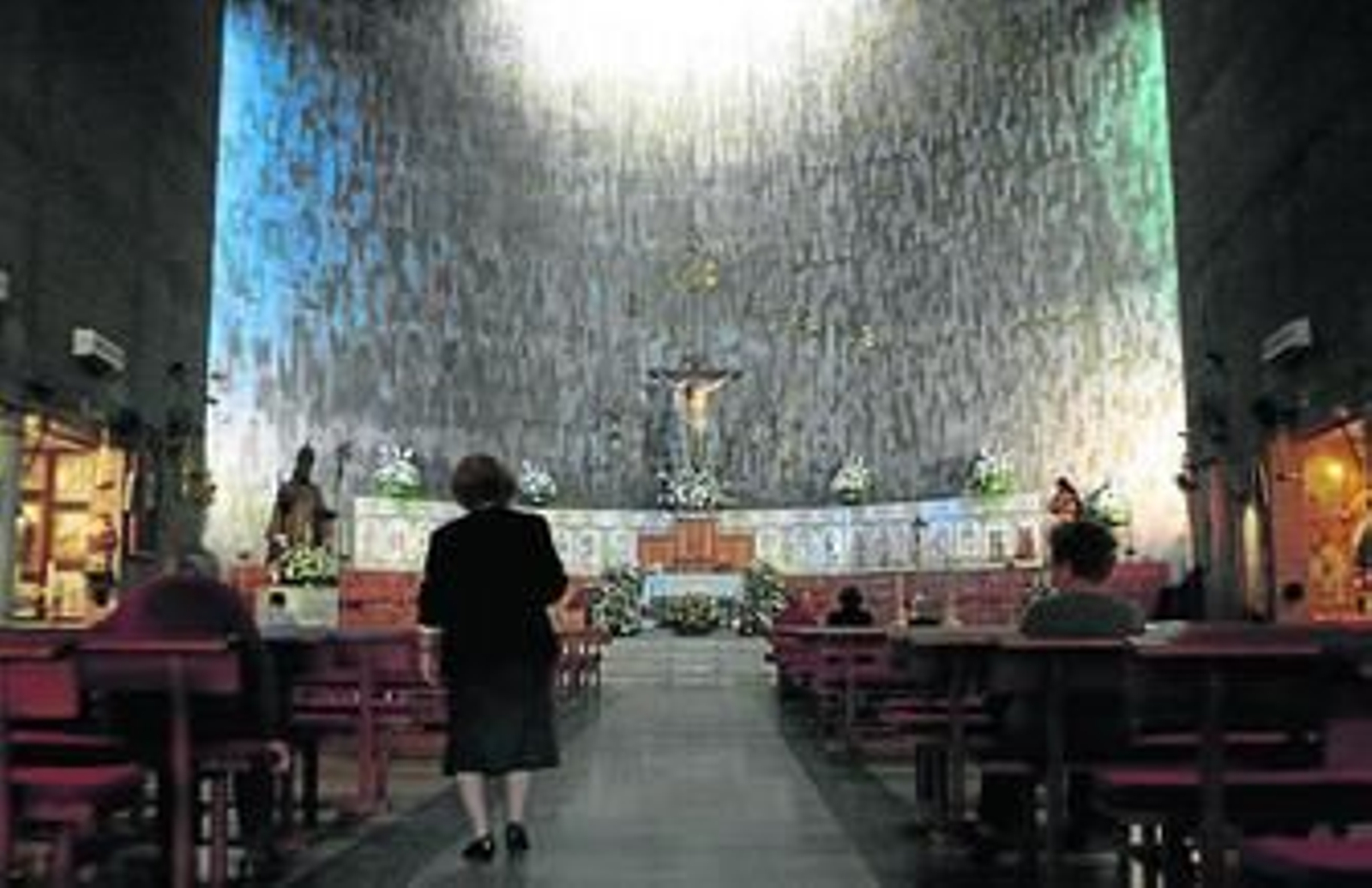 La parroquia de Santa María de las Flores, donde ejerció el falso presbítero durante siete años.