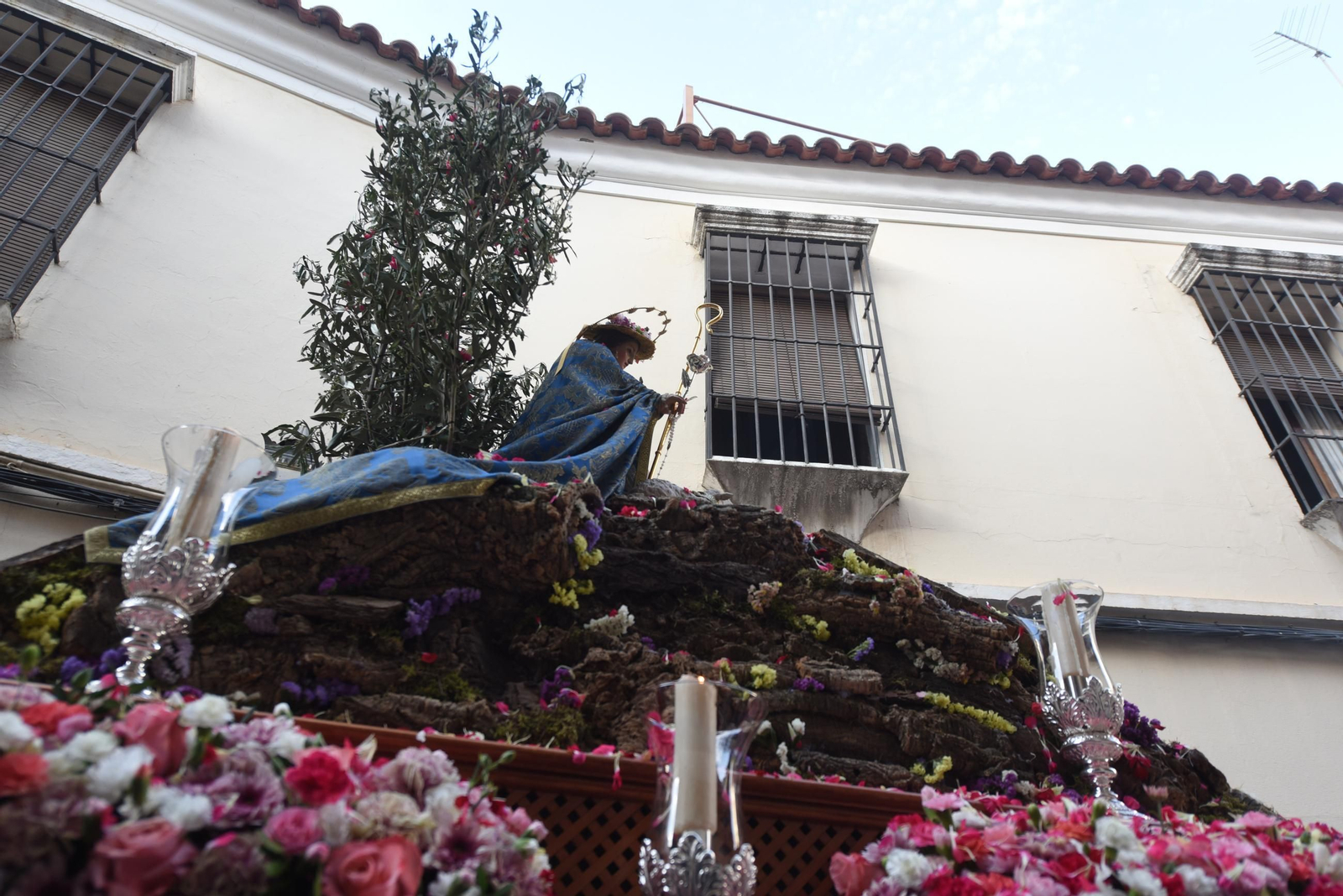 La procesión del colegio Divina Pastora de Córdoba con su Virgen, en imágenes