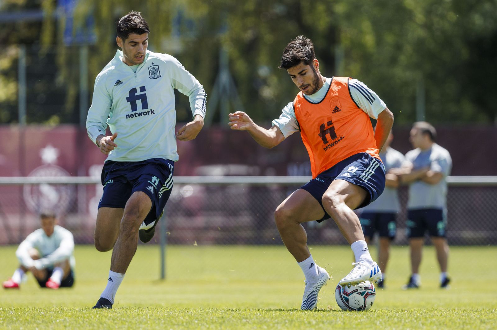 Morata junto a Asensio en un entrenamiento de la selección