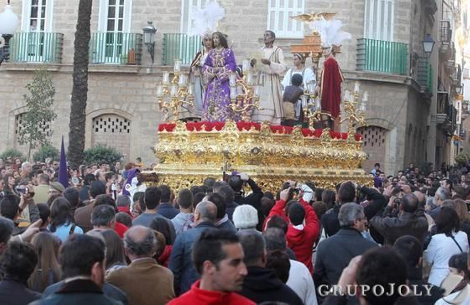 Venerable, Mercedaria y Lasaliana Cofradía de Penitencia de Nuestro Padre Jesús de la Sentencia y Nuestra Señora del Buen Fin. 

Foto: Jesus Marin