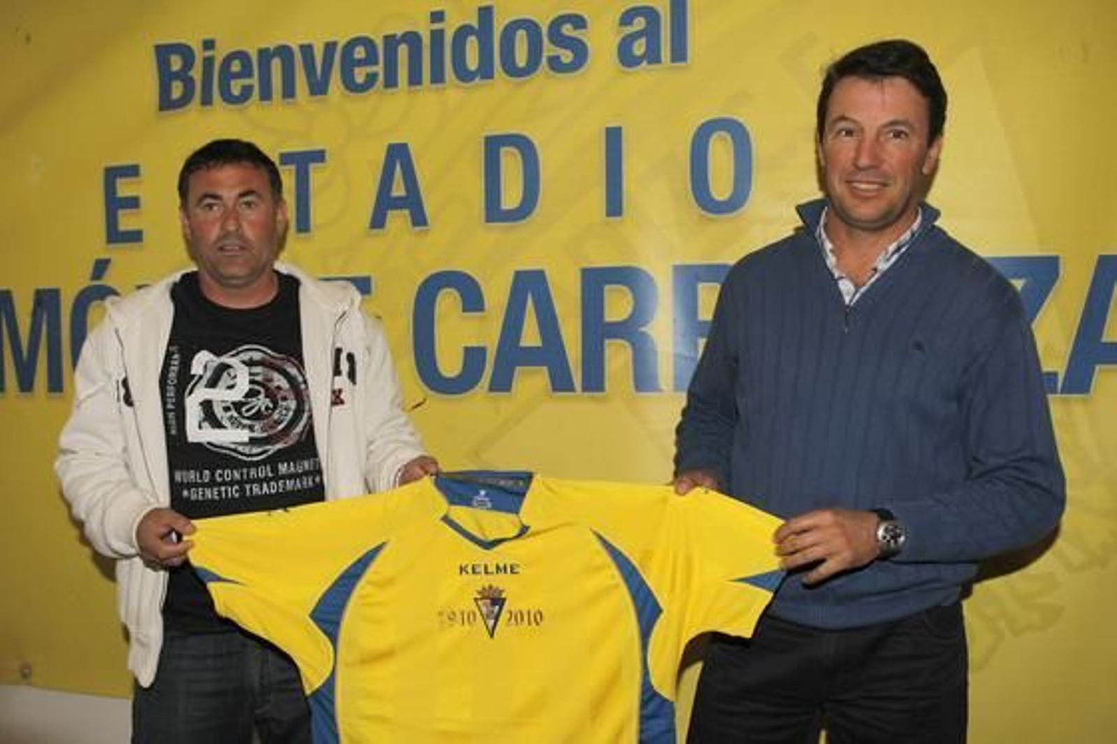 Junto a Alfonso Cortijo, su segundo en el Cádiz. 

Foto: Borja Benjumeda