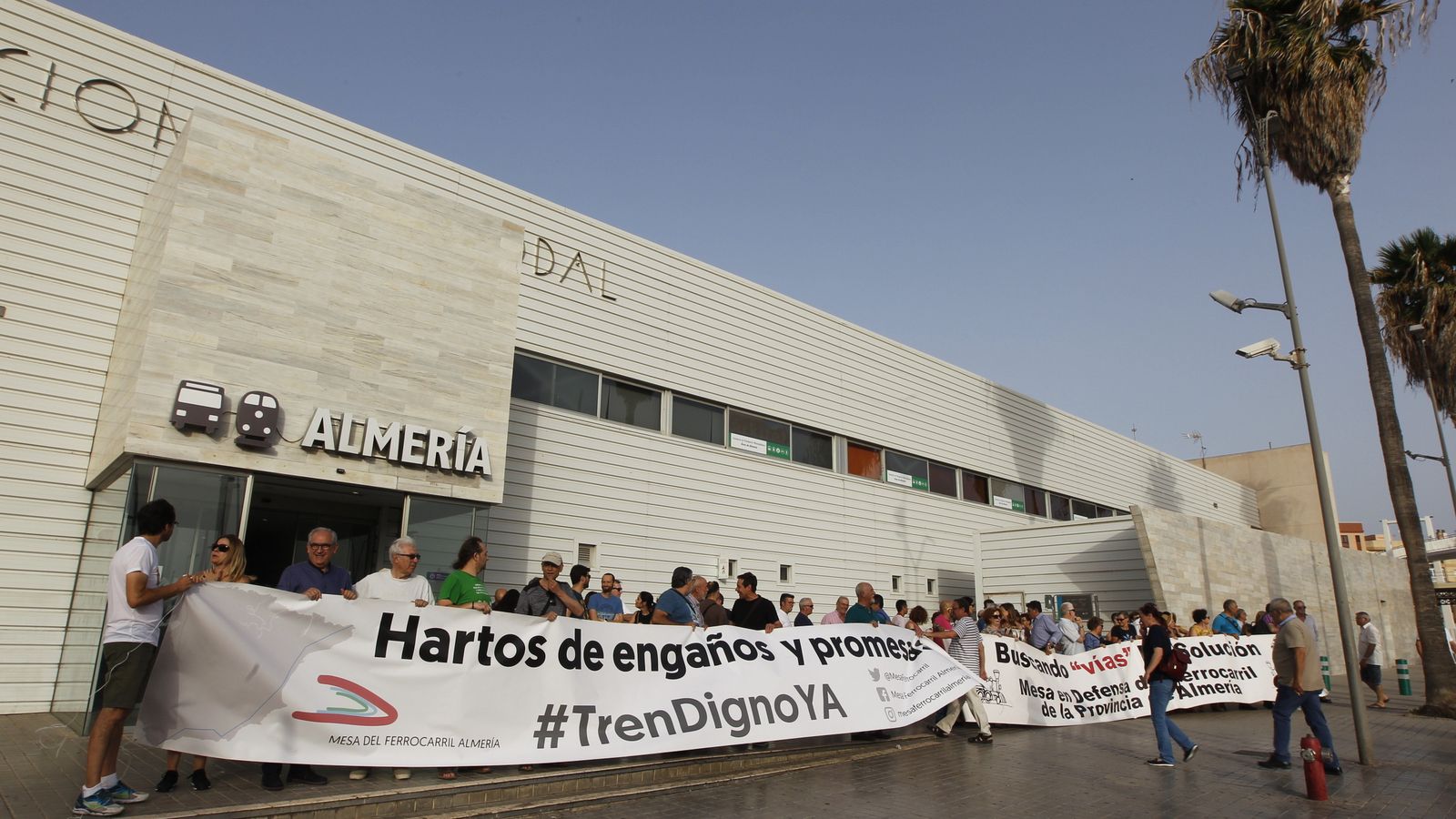 Concentración reivindicativa en la Estación Intermodal por un tren digno