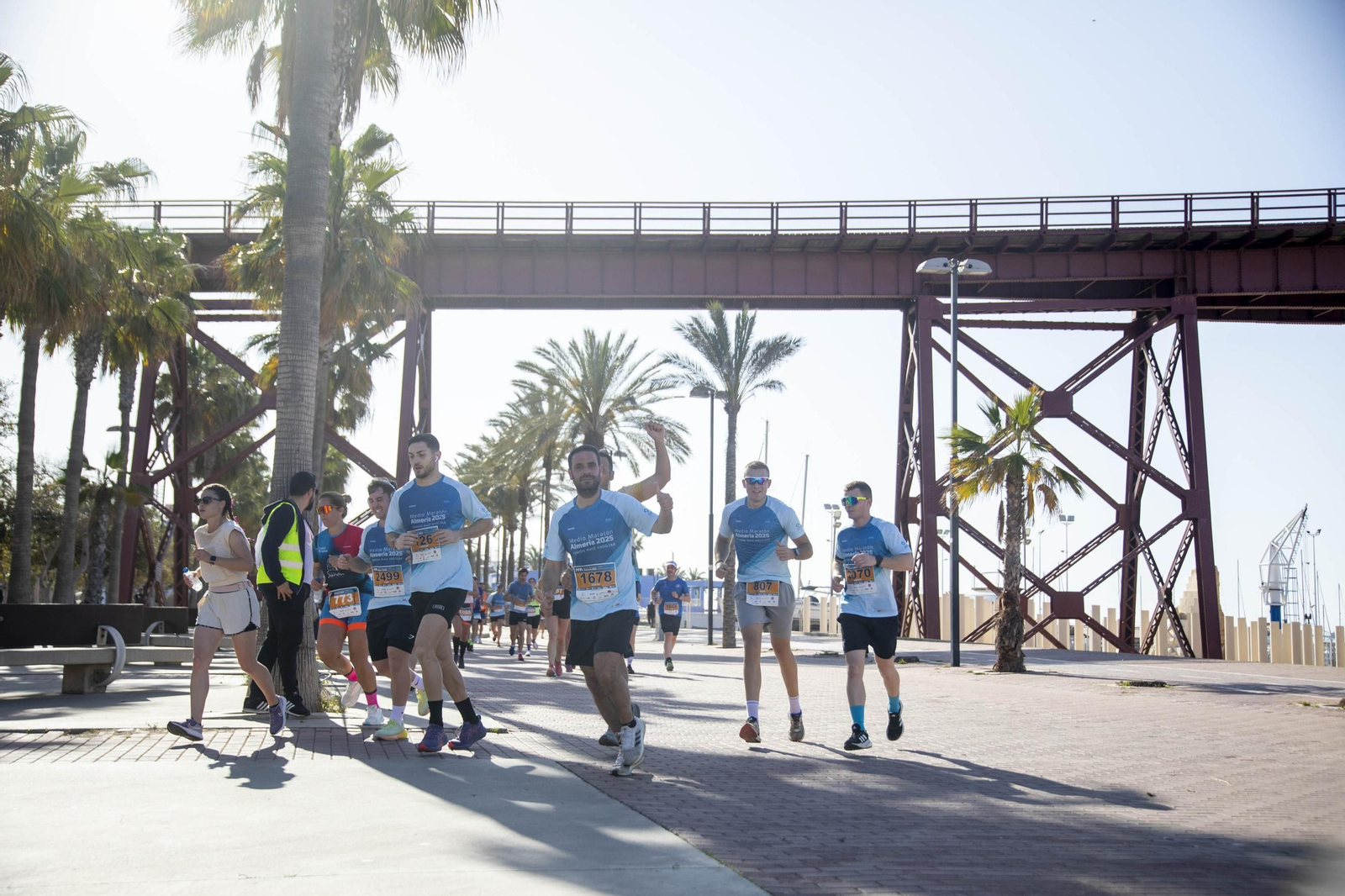El Medio Maratón de Almería 2025, en imágenes