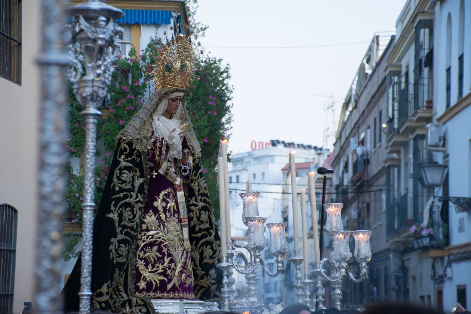 Traslado de la Esperanza de Triana a su capilla