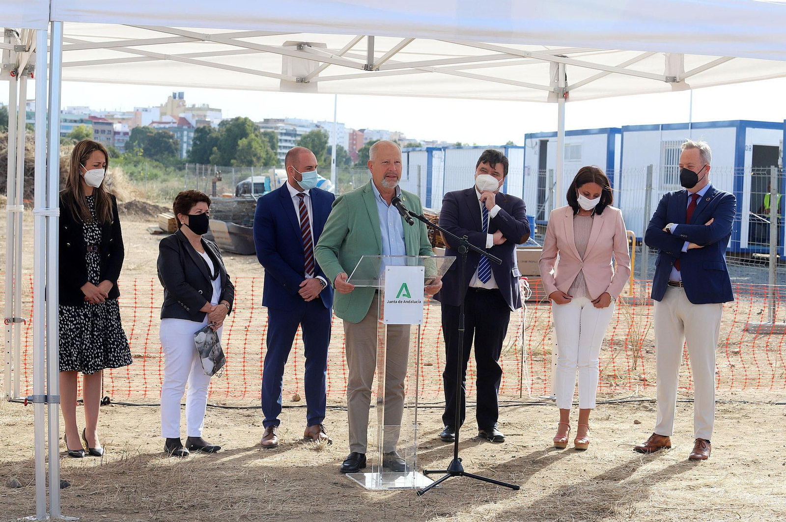 Imágenes de la  colocación de la primera piedra del nuevo colegio público ubicado en el 'Ensanche Sur'