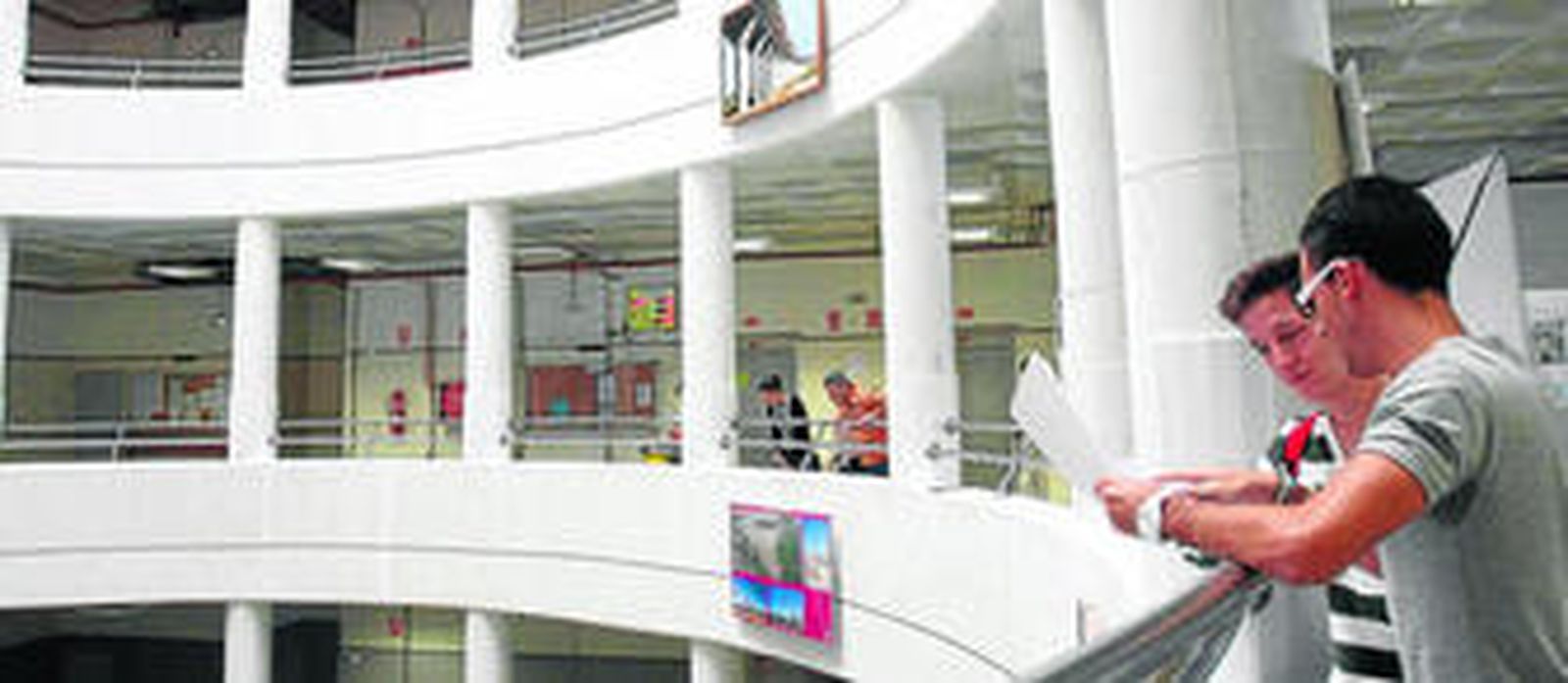 El 20% de los titulados por la UGR en 2010 no ha trabajado nunca