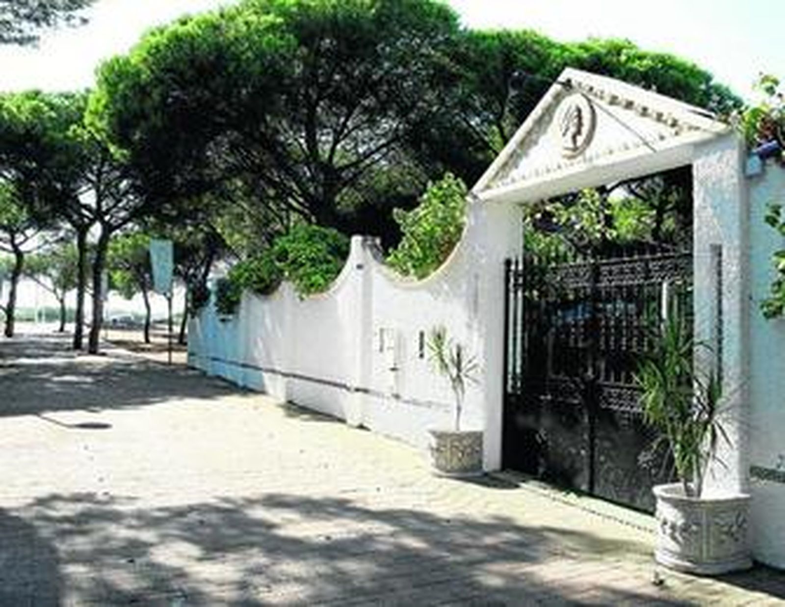 La entrada al Agripina de Punta Umbría.