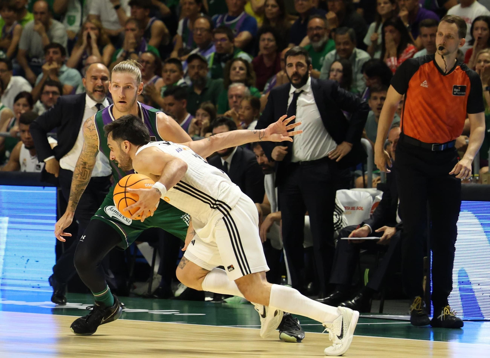 El Unicaja-Real Madrid, en fotos